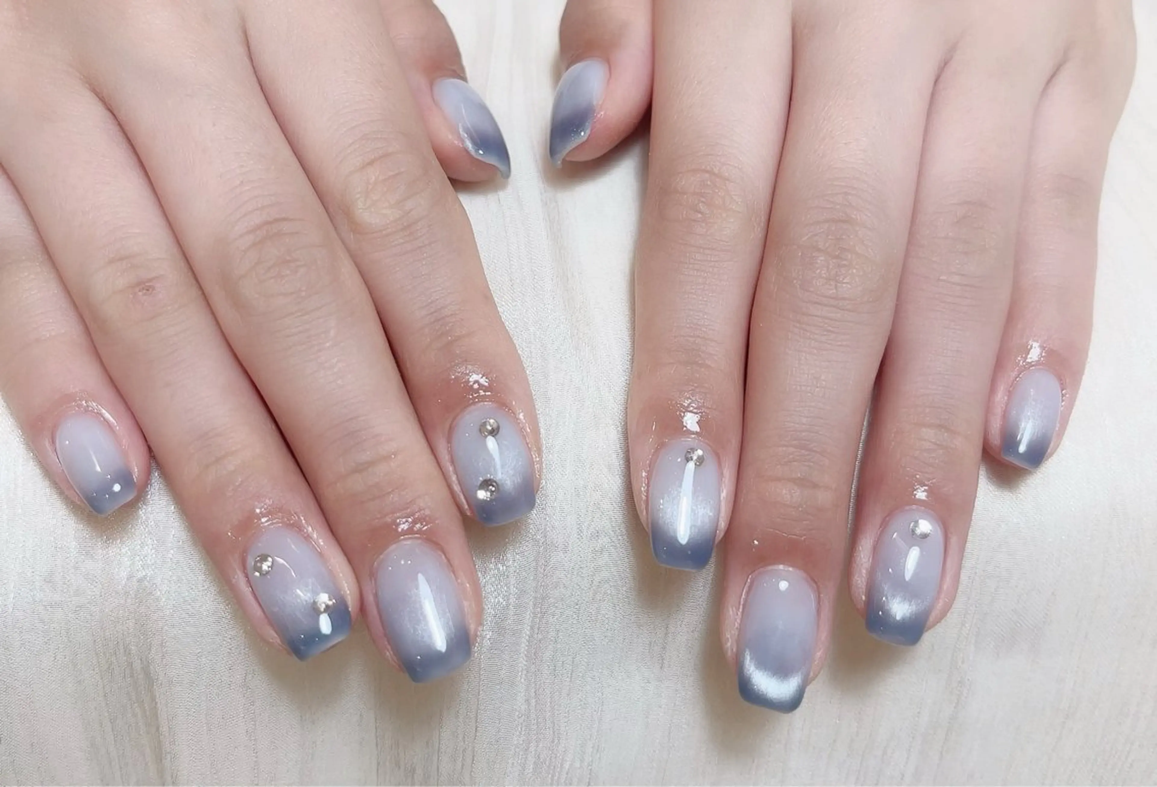 ネイル ハンドネイル MoonNail ユリ🌸のネイルデザイン