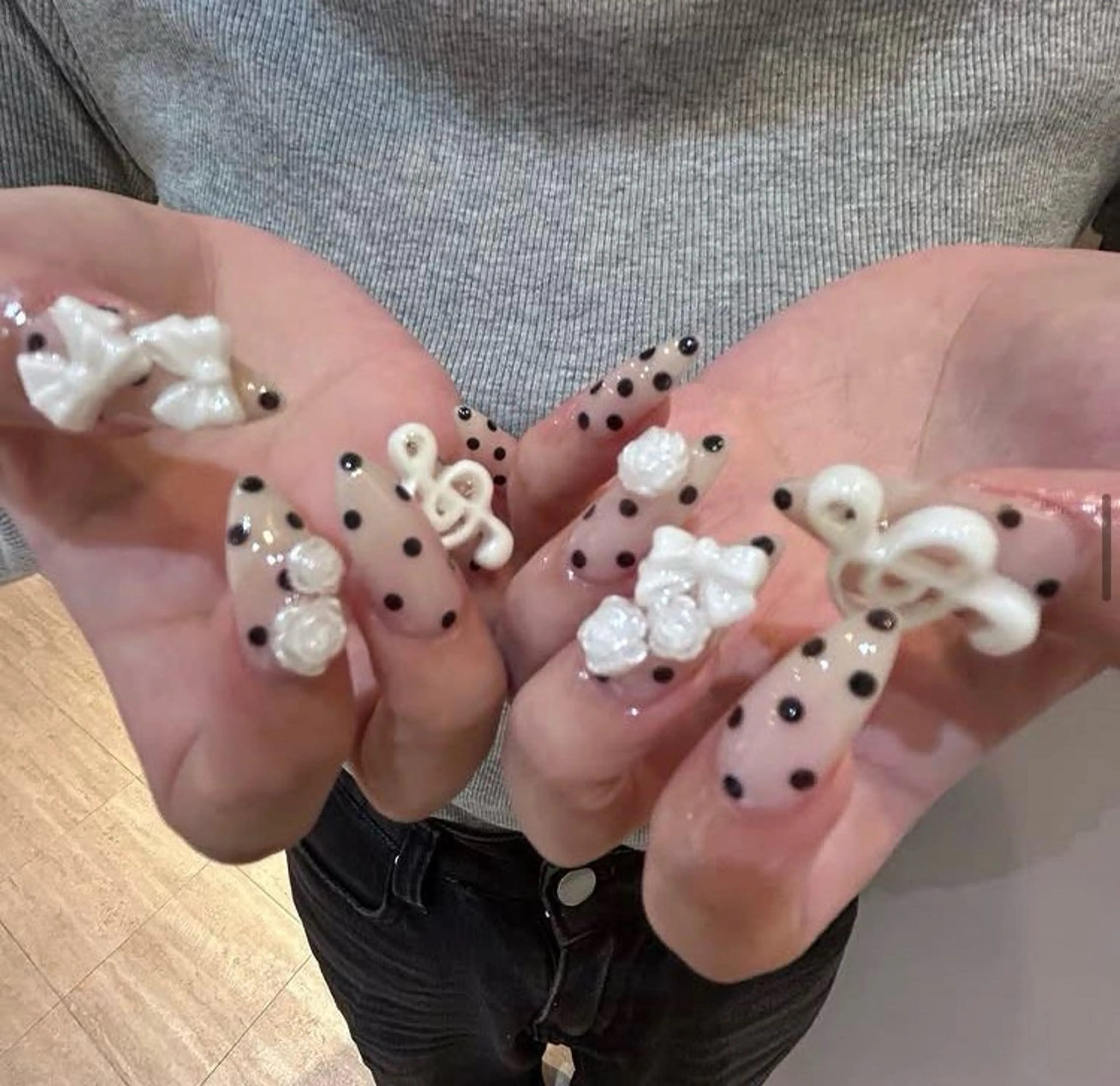 ネイル フレンチネイル ジェルネイル マグネットネイル 持ち込み ニュアンスネイル ハンドネイル Ribbonnail salonのネイルデザイン