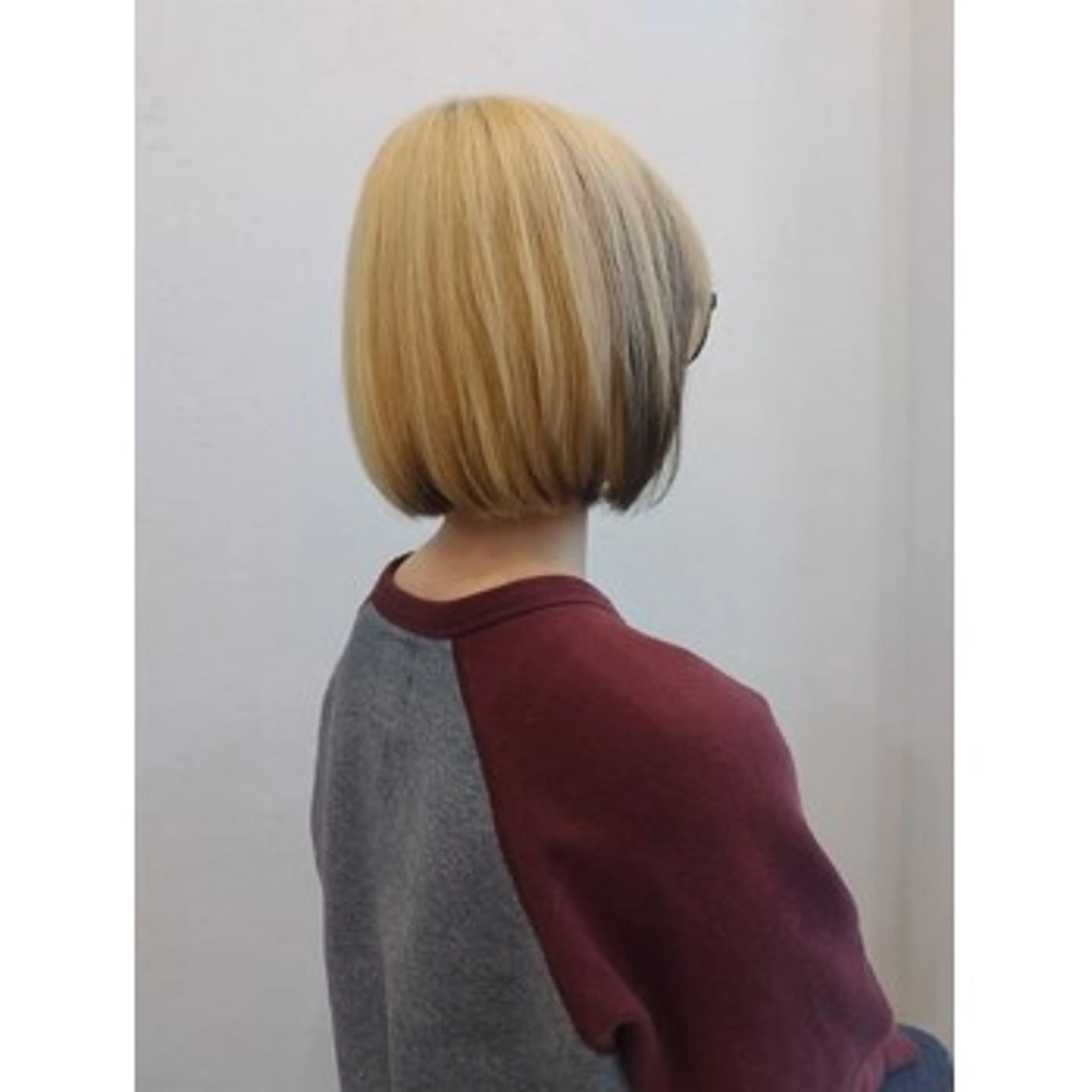 カラー ブリーチ ボブ 澤田 あきのヘアスタイル