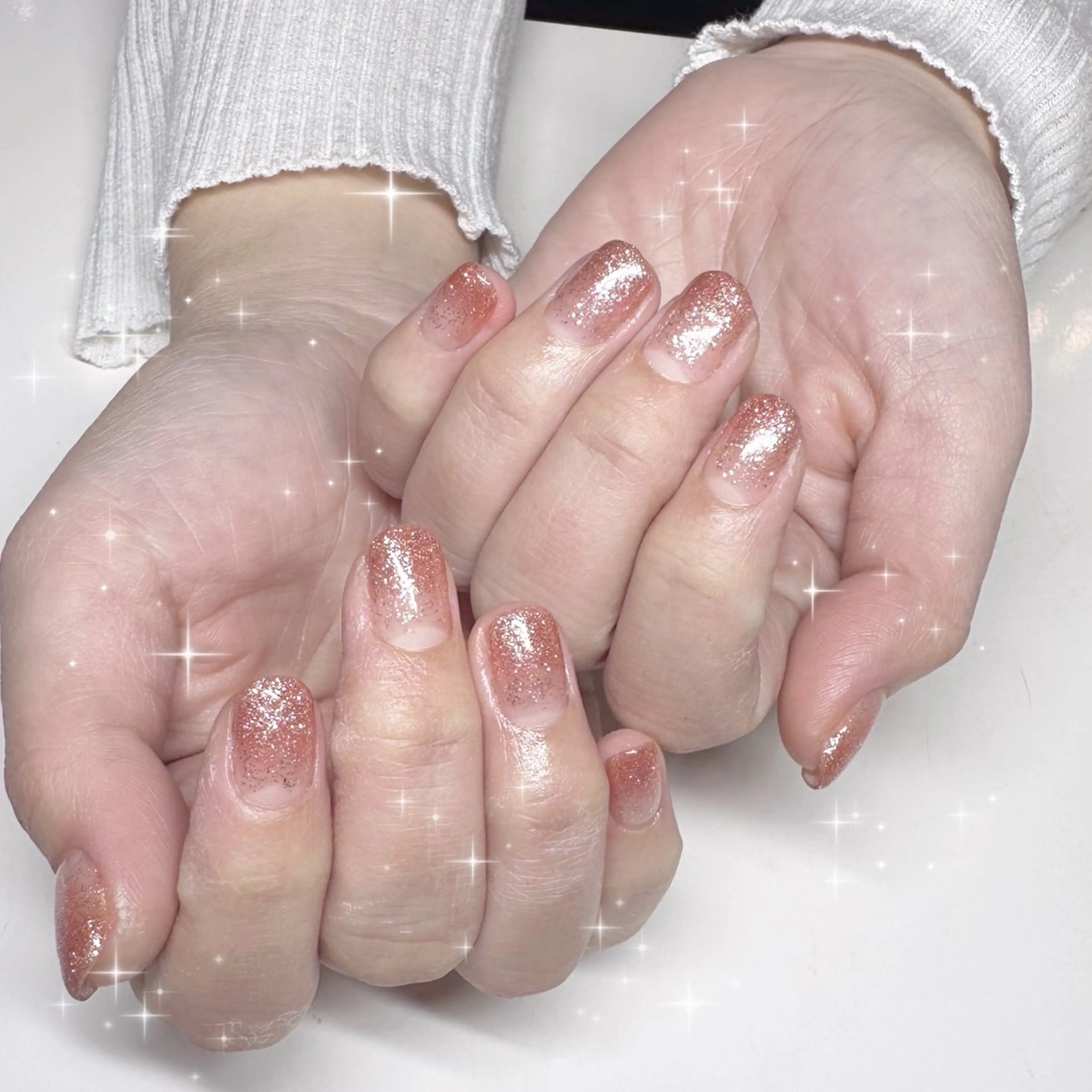 ネイル グラデーション ラメ(グリッター) ラメグラデーション ワンカラーネイル Kirara✩.*˚ AIMIのネイルデザイン