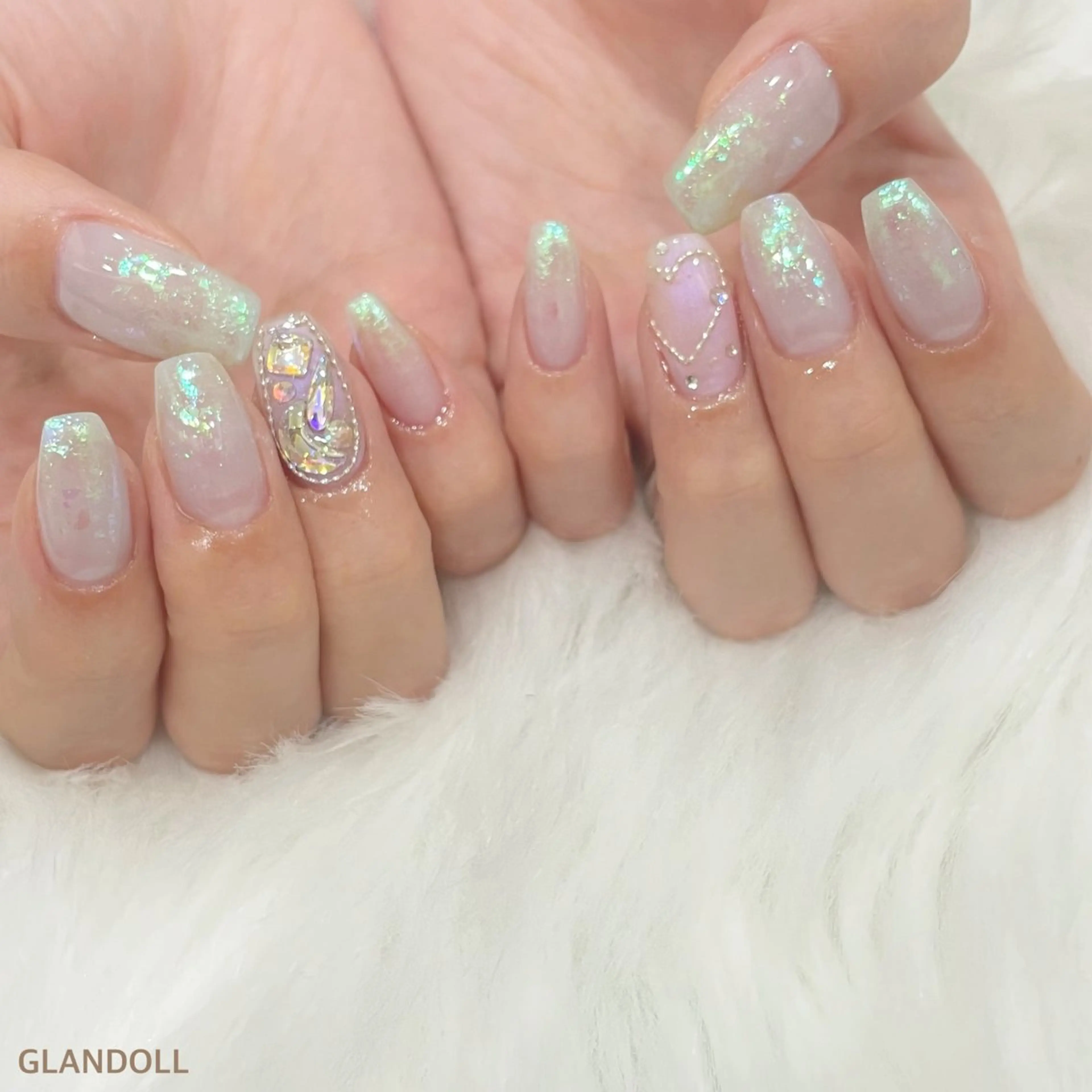 ネイル ハンドネイル GLANDOLL YURIのネイルデザイン