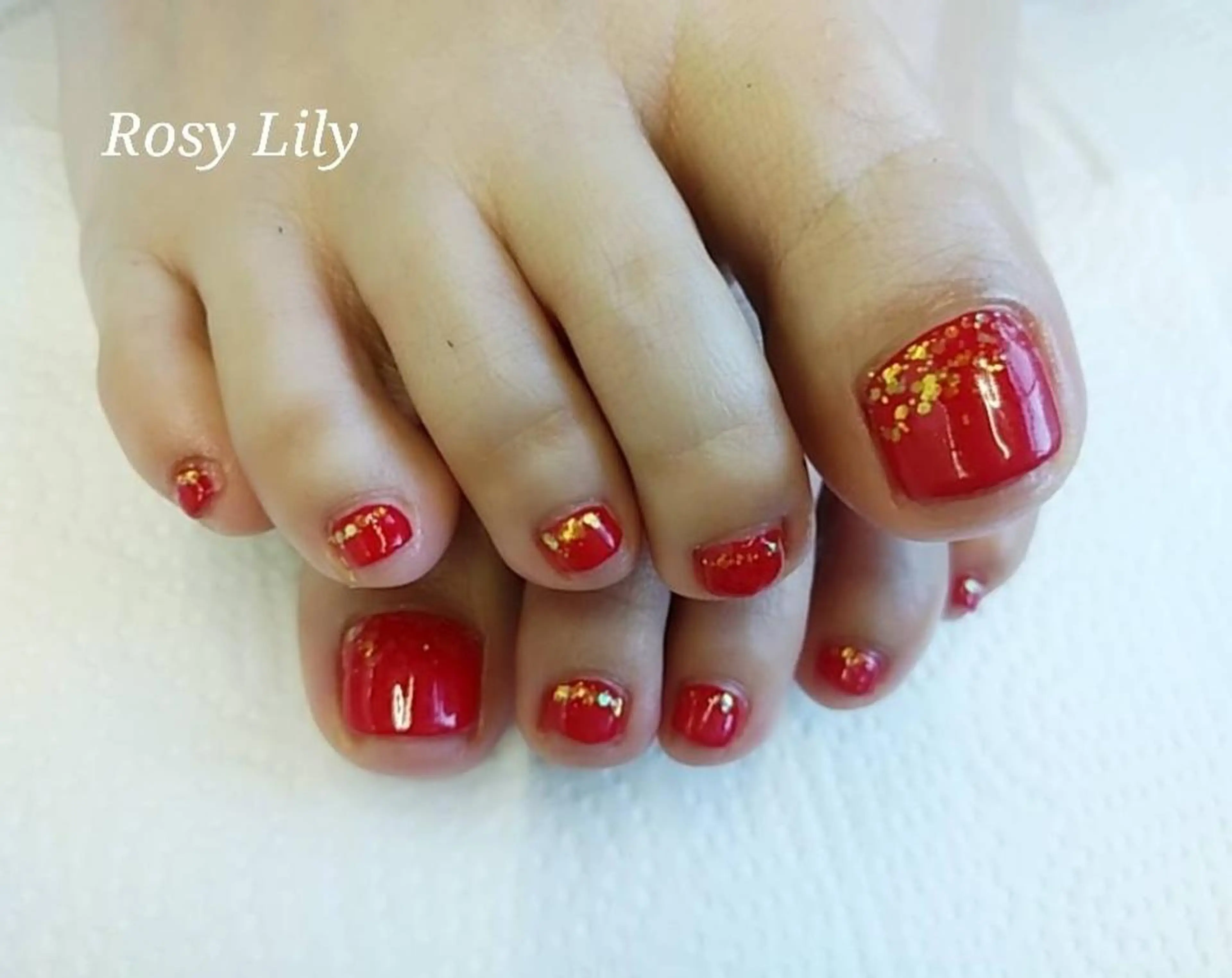 ネイル フットネイル ホログラムネイル ワンカラーネイル プライベートサロン Rosy Lilyのネイルデザイン