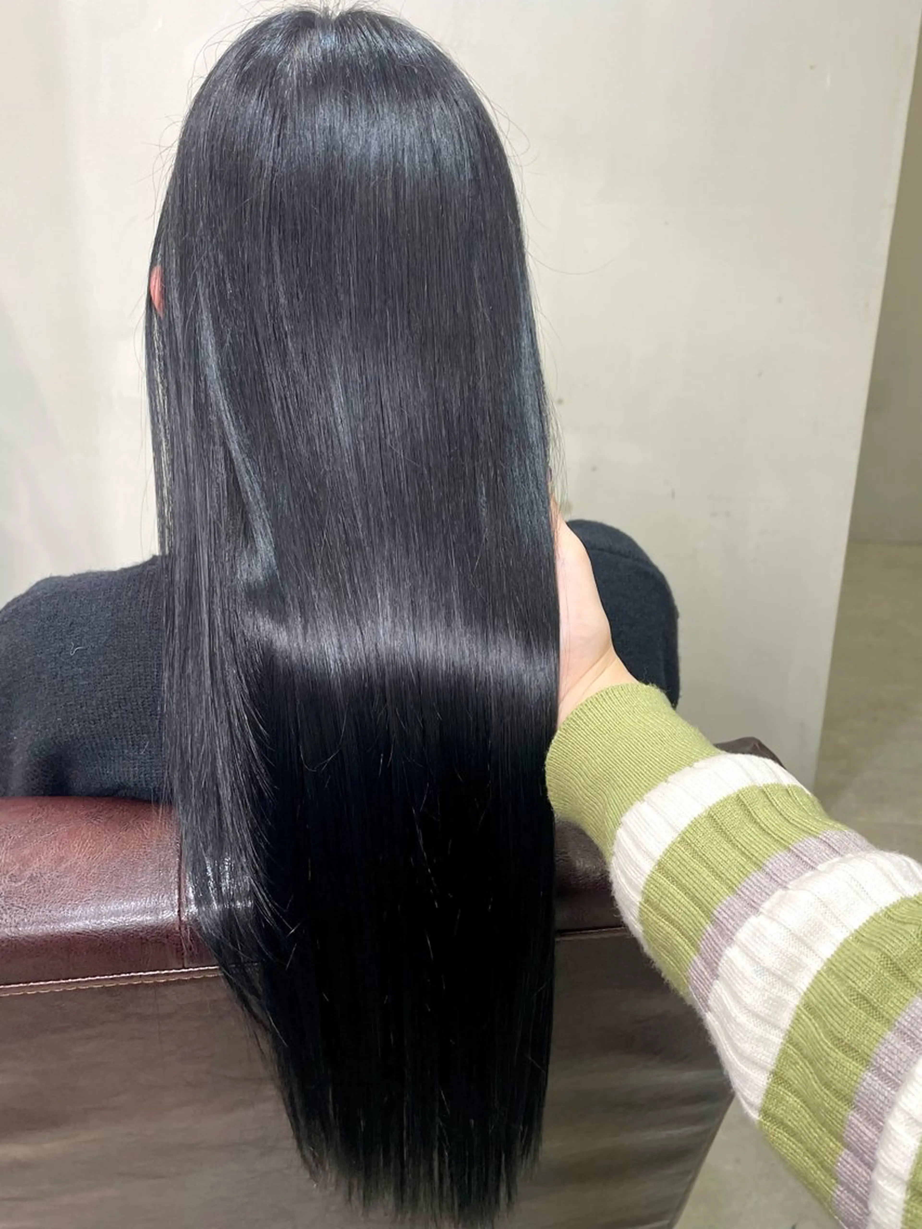 ロング カラー 黒髪 ブルーカラー ブルーブラック 伊藤 実悠/豊橋/ 髪質改善カラーのヘアスタイル