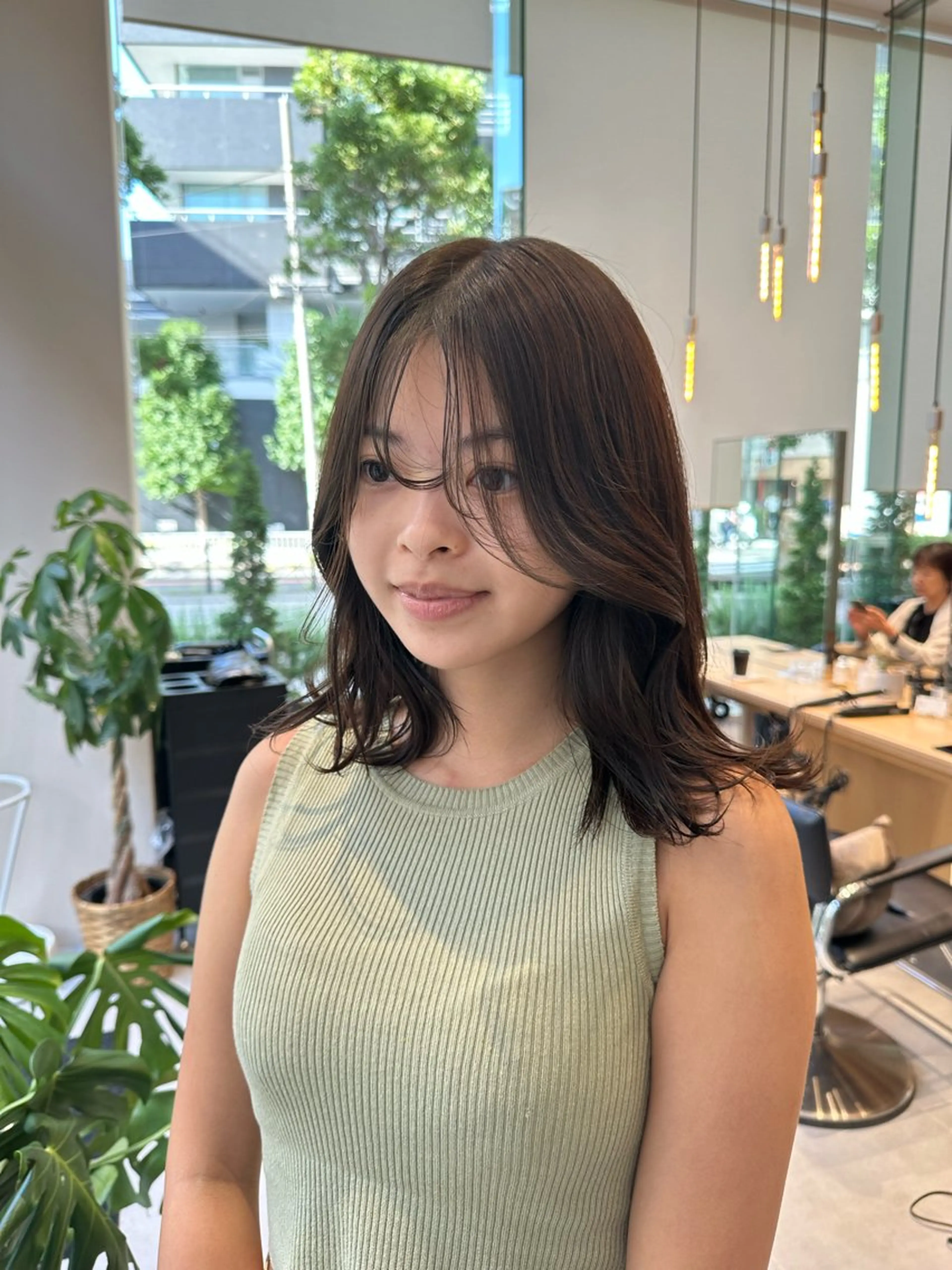 ミディアム カラー ヘアカラー トリートメント ヘッドスパ ヘアセット ミオ💎ショート 透ける暗髪のヘアスタイル