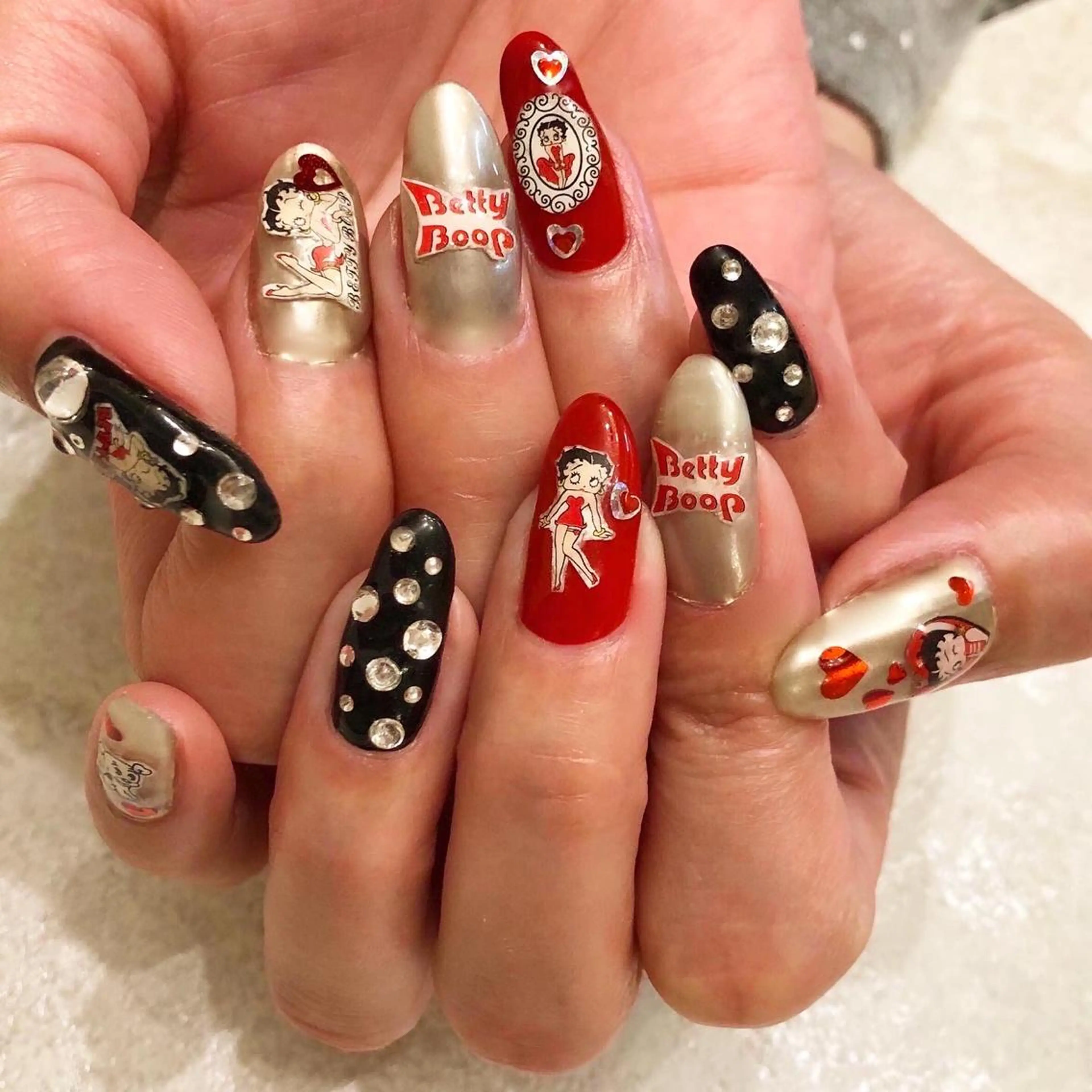 ネイル thrush nailsのネイルデザイン