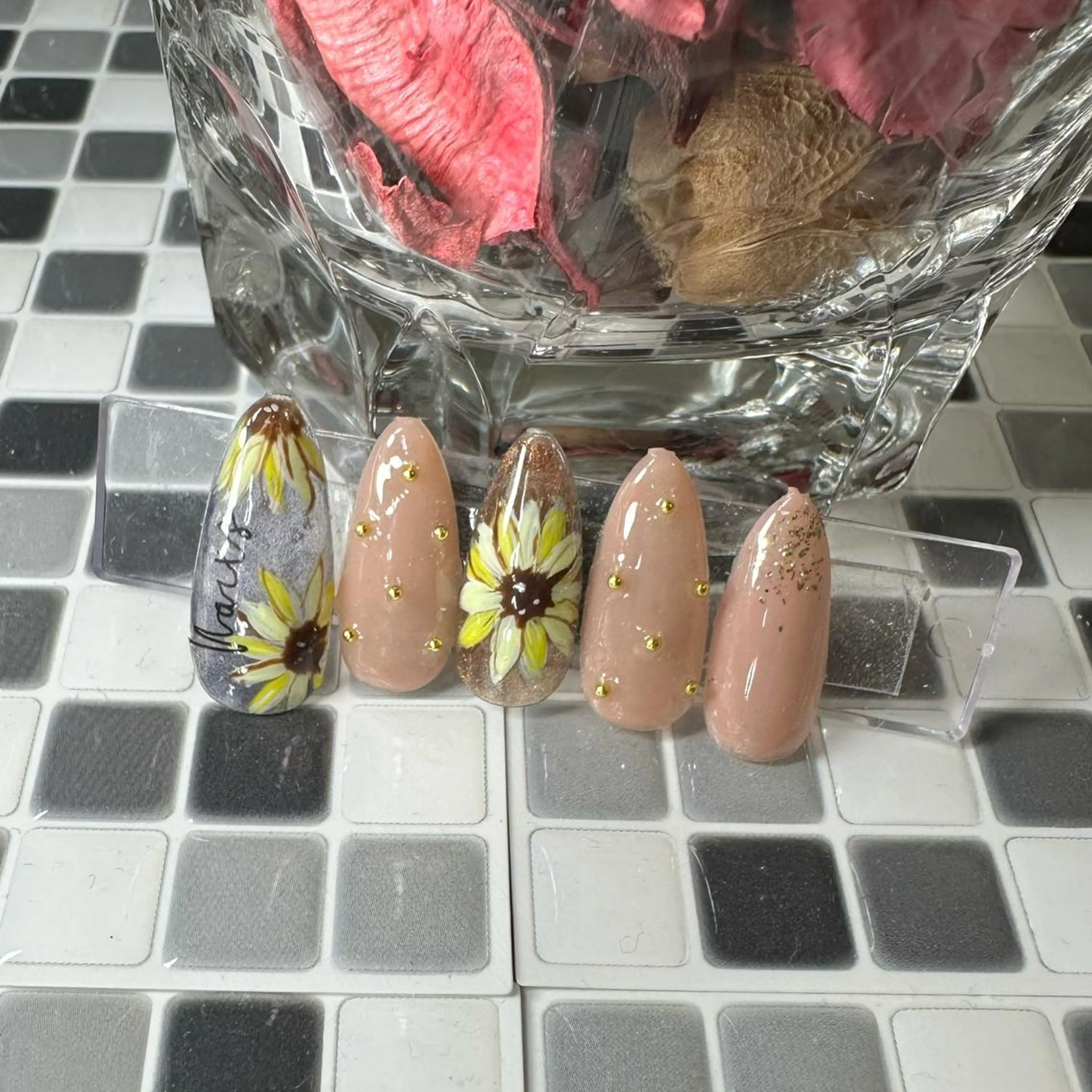 ネイル 新山 聖のネイルデザイン