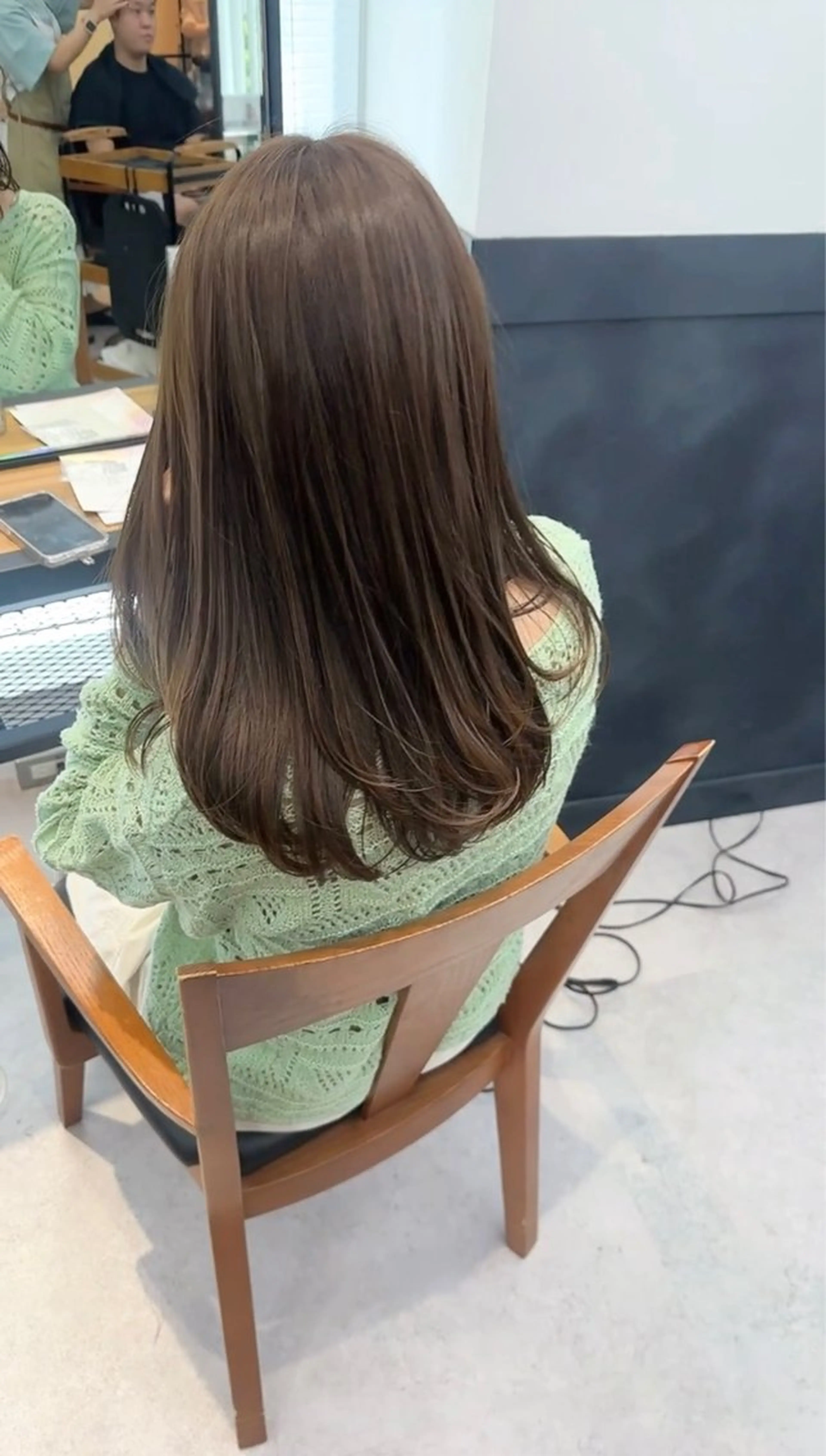 ミディアム カラー パーマ ヘアアレンジ メンズ キッズ ネイル マツエク・マツパ アイブロウ ヘアカラー トリートメント レイヤーカット 🌿透け感カラーのヘアスタイル