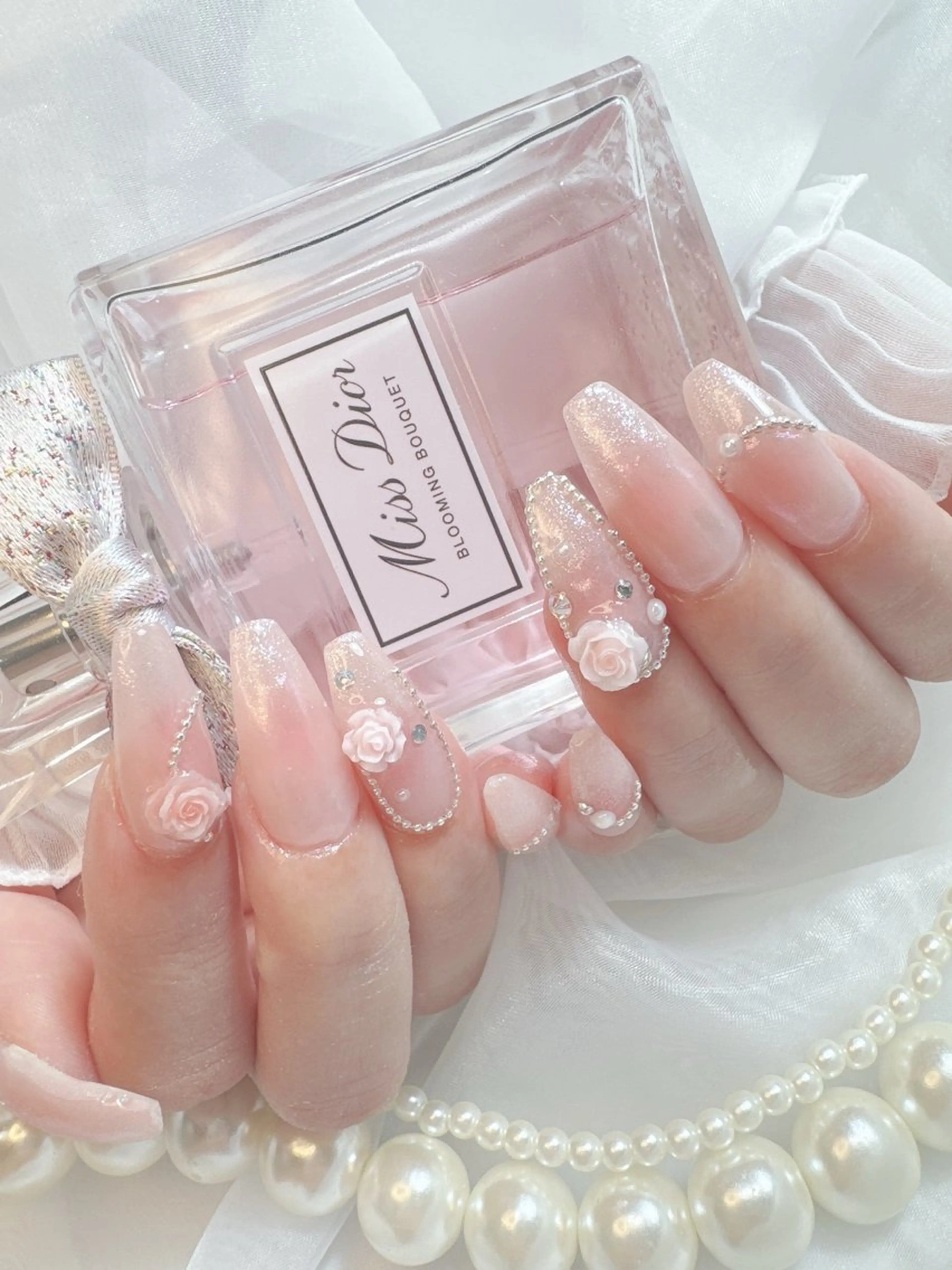 ネイル アートネイル チークネイル 長さ出し ガーリー ワンホンネイル ハンドネイル Anela🪞アネラ 久屋大通🫧EMIのネイルデザイン