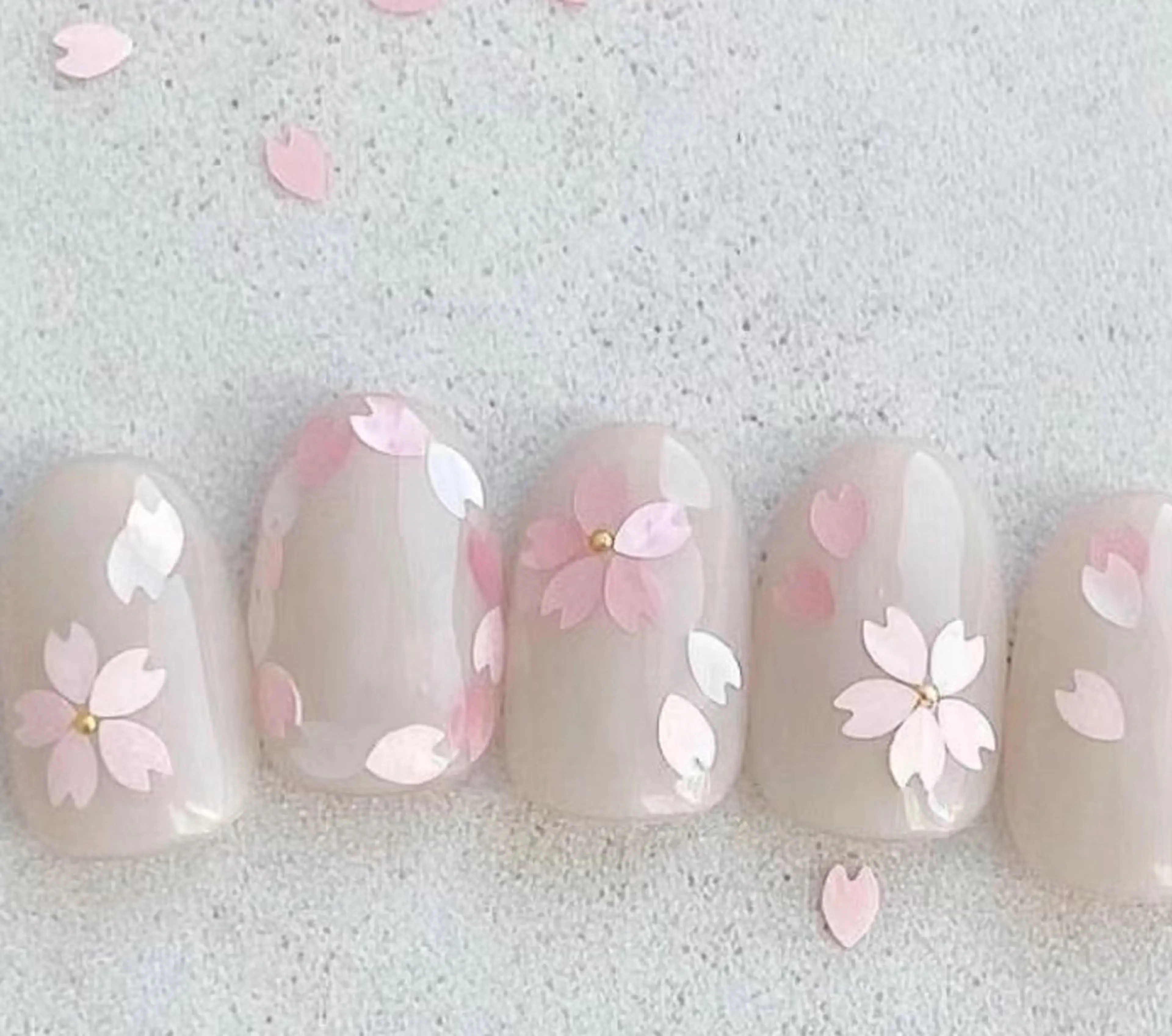 ネイル ハンドネイル MoonNail ユリ🌸のネイルデザイン
