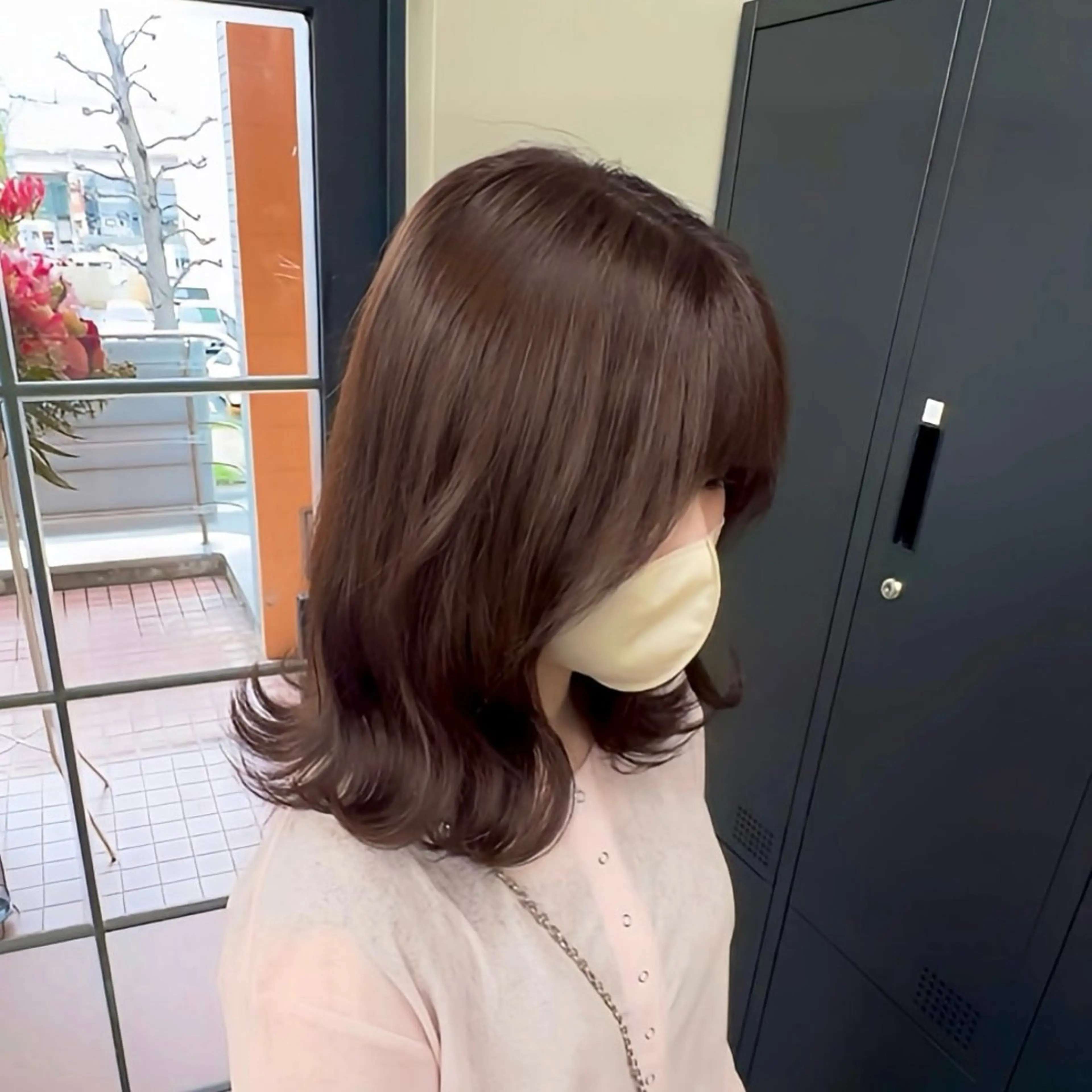 ミディアム チョコレートブラウン 千秋 秀容のヘアスタイル