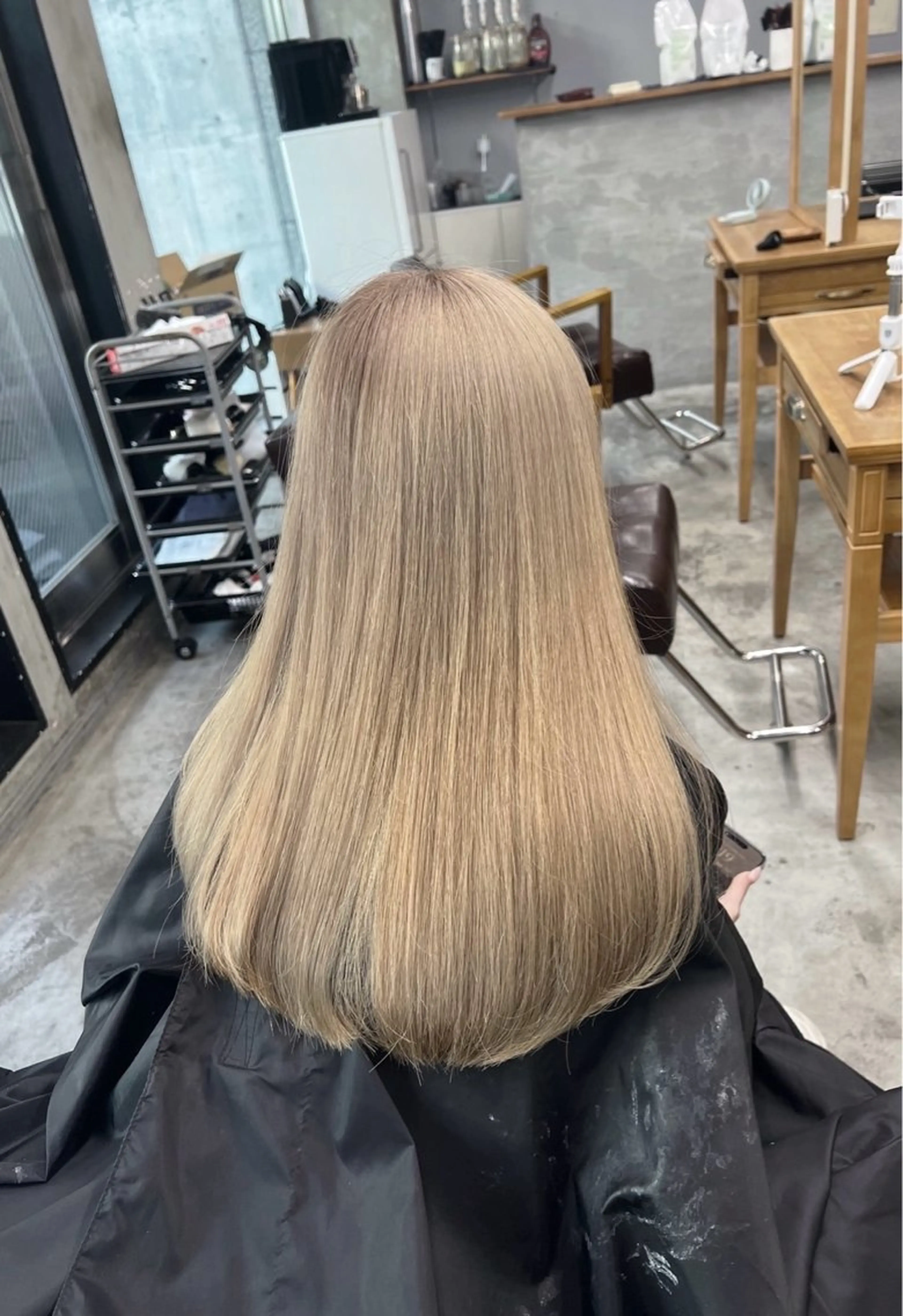 セミロング カラー ベージュカラー ホワイトベージュ ヘアカラー トリートメント ROBIN所属・指名数No.1 /NAOYAのヘアスタイル