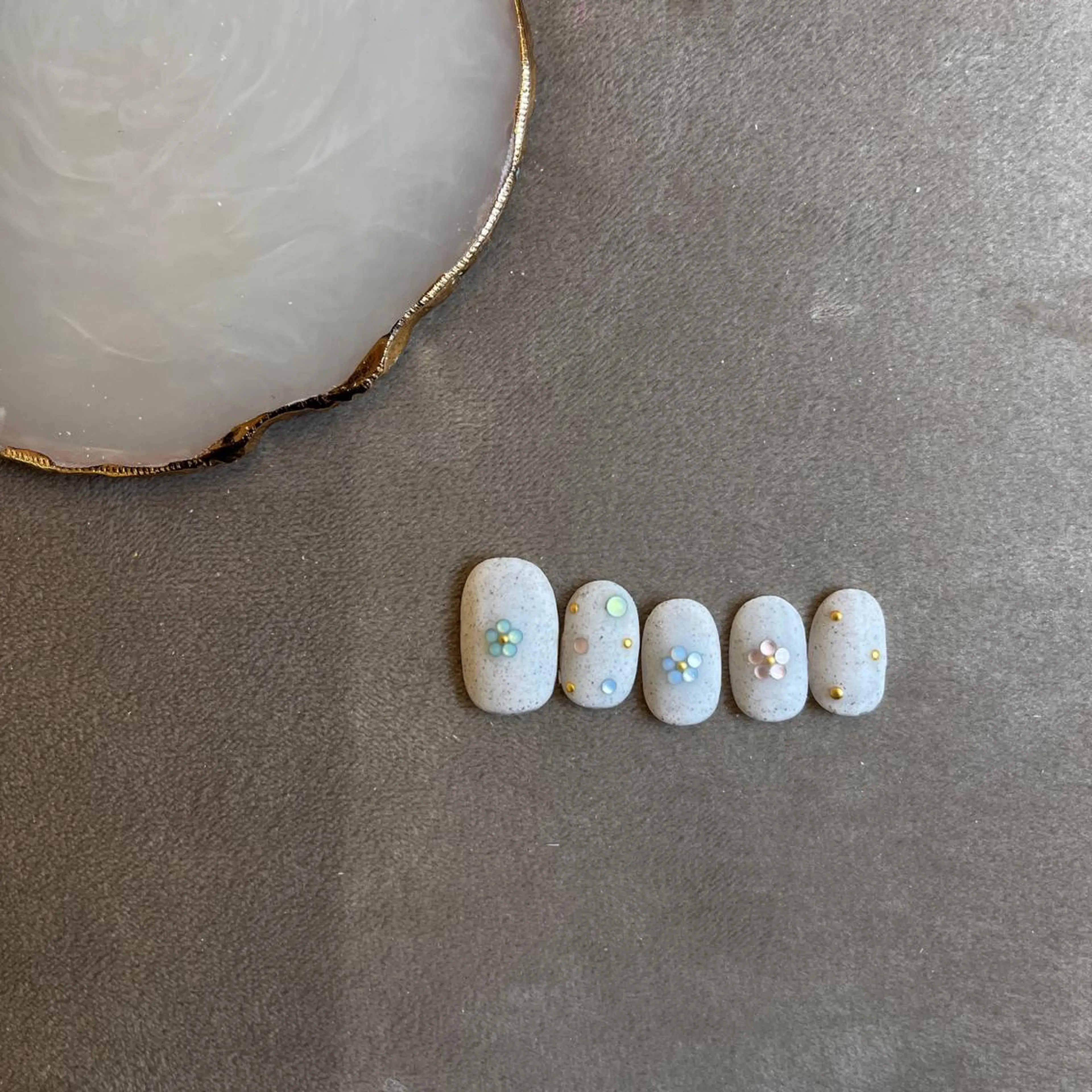 ネイル マットネイル フリーランス¨̮⃝ ネイリストOKADAのネイルデザイン