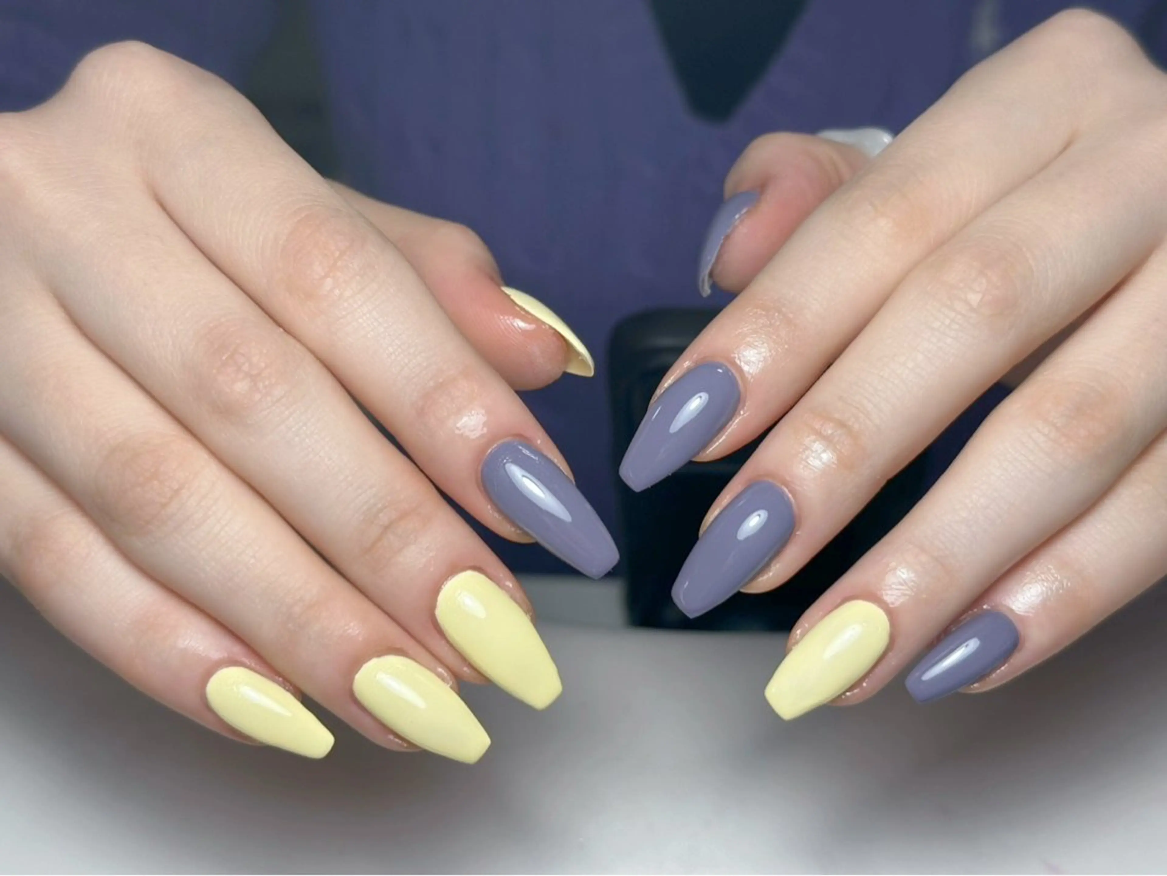 ミディアム フットネイル ビン アンのネイルデザイン