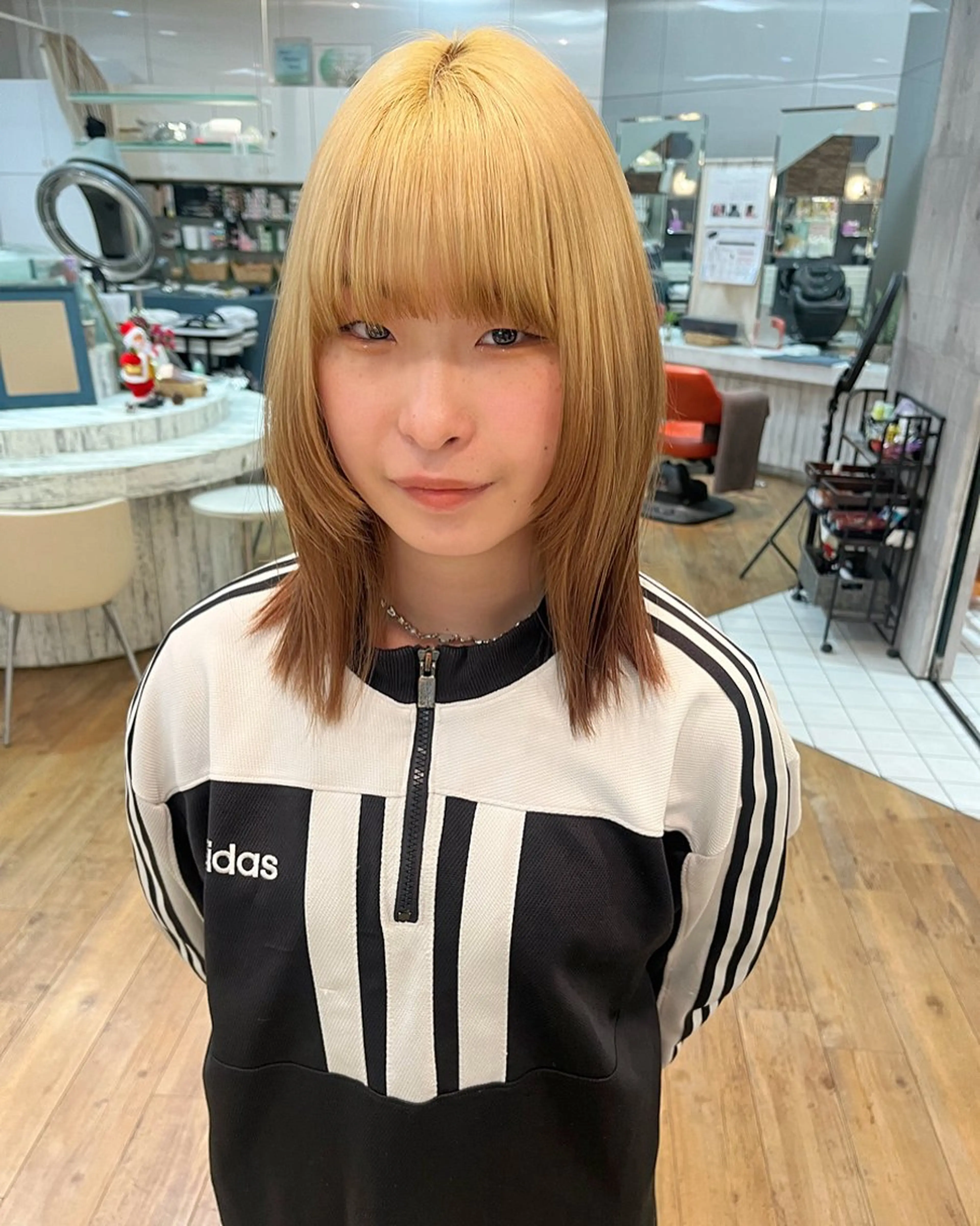 ミディアム カラー カット ヘアカラー トリートメント ﾊｲﾄｰﾝ/ｼｮｰﾄ 村上淳乃🐥のヘアスタイル