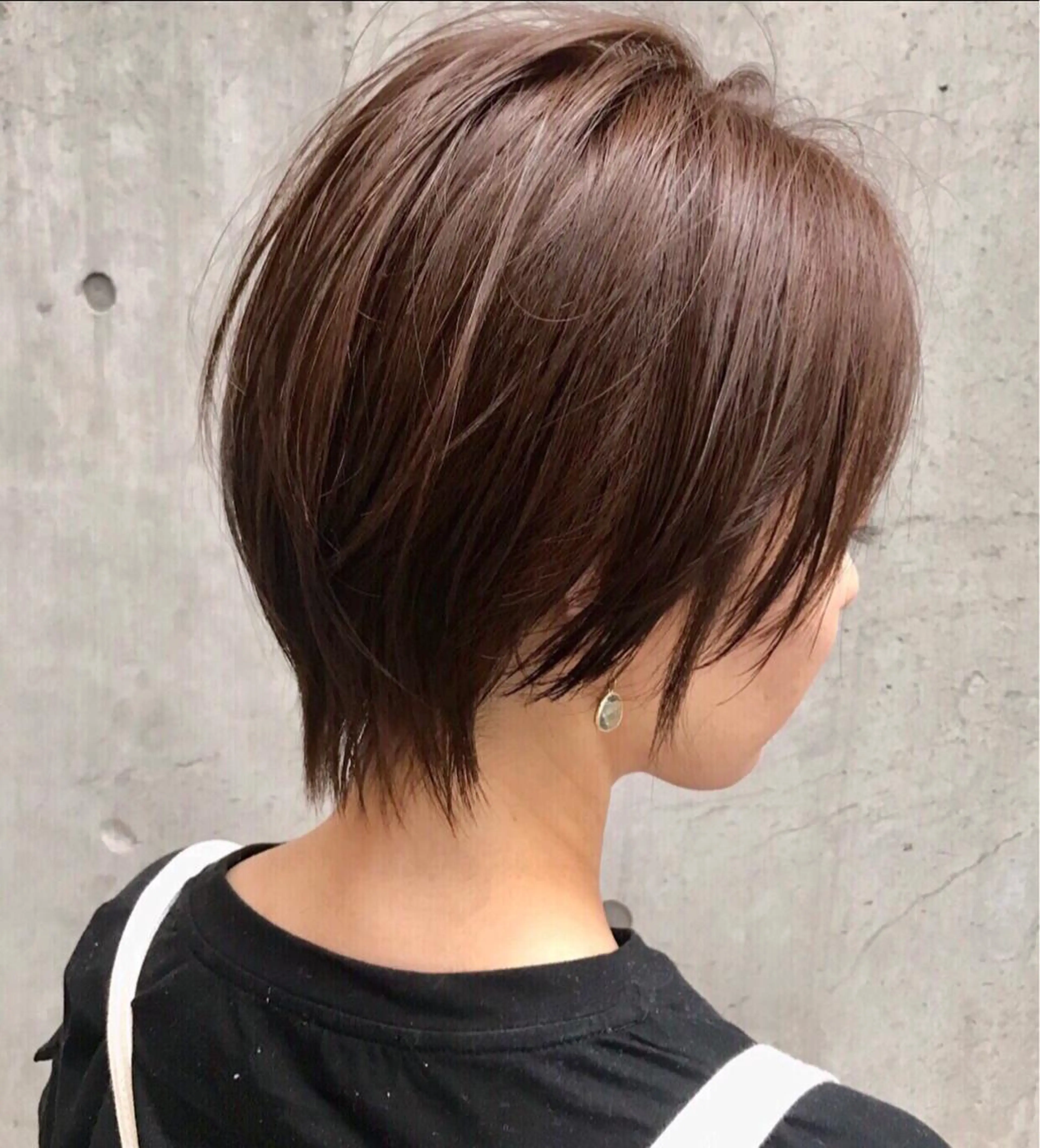 ショート アッシュ くびれヘア かきあげバング 韓国風ヘア ショートヘア カット ヘアカラー DX  SHARE  SALON 　SHIBUYA所属・AKI アキのヘアスタイル