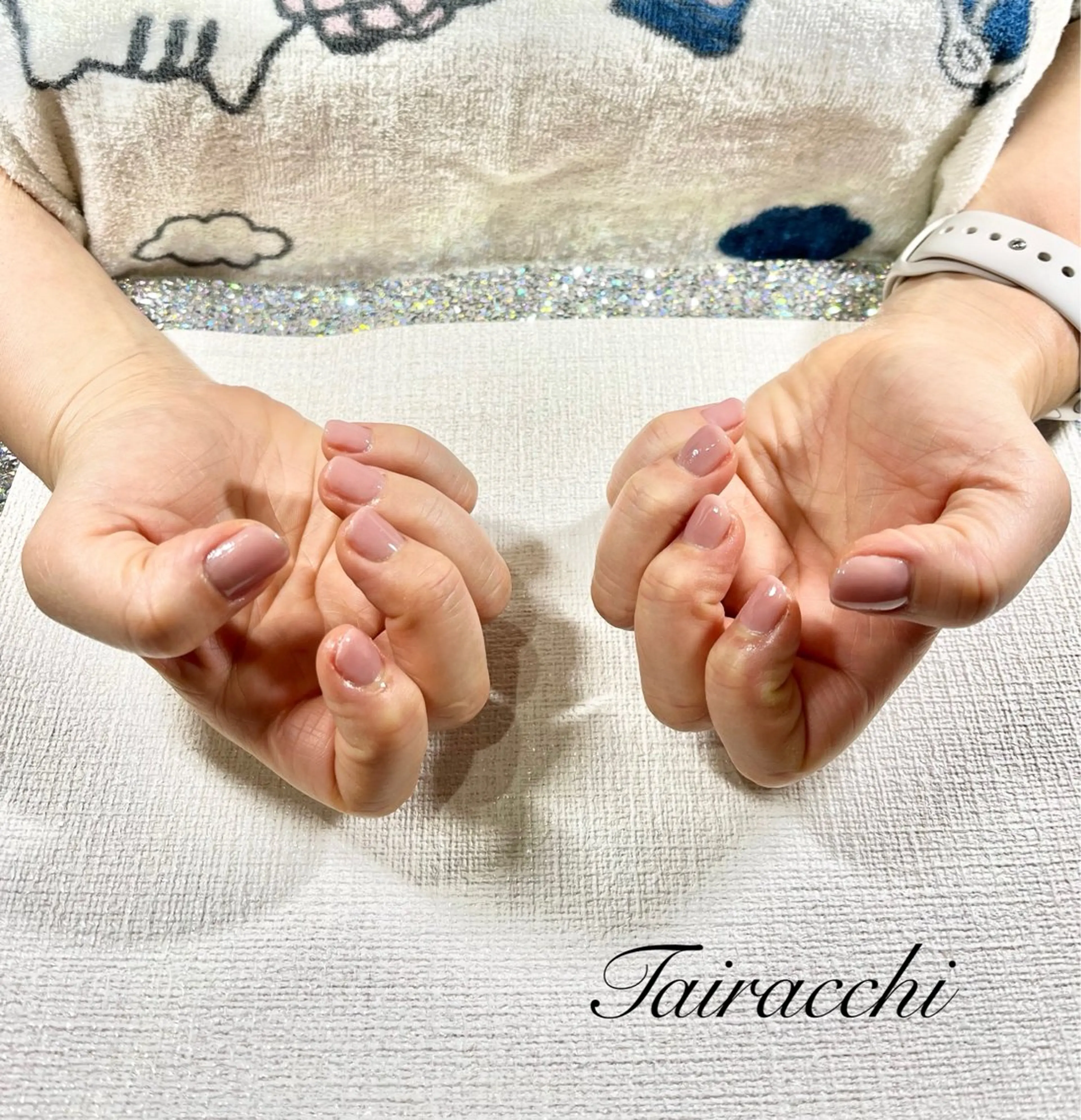 ネイル ラメ(グリッター) ピンク ショートネイル ハンドネイル Tairacchi タイラッチのエステ・リラクイメージ