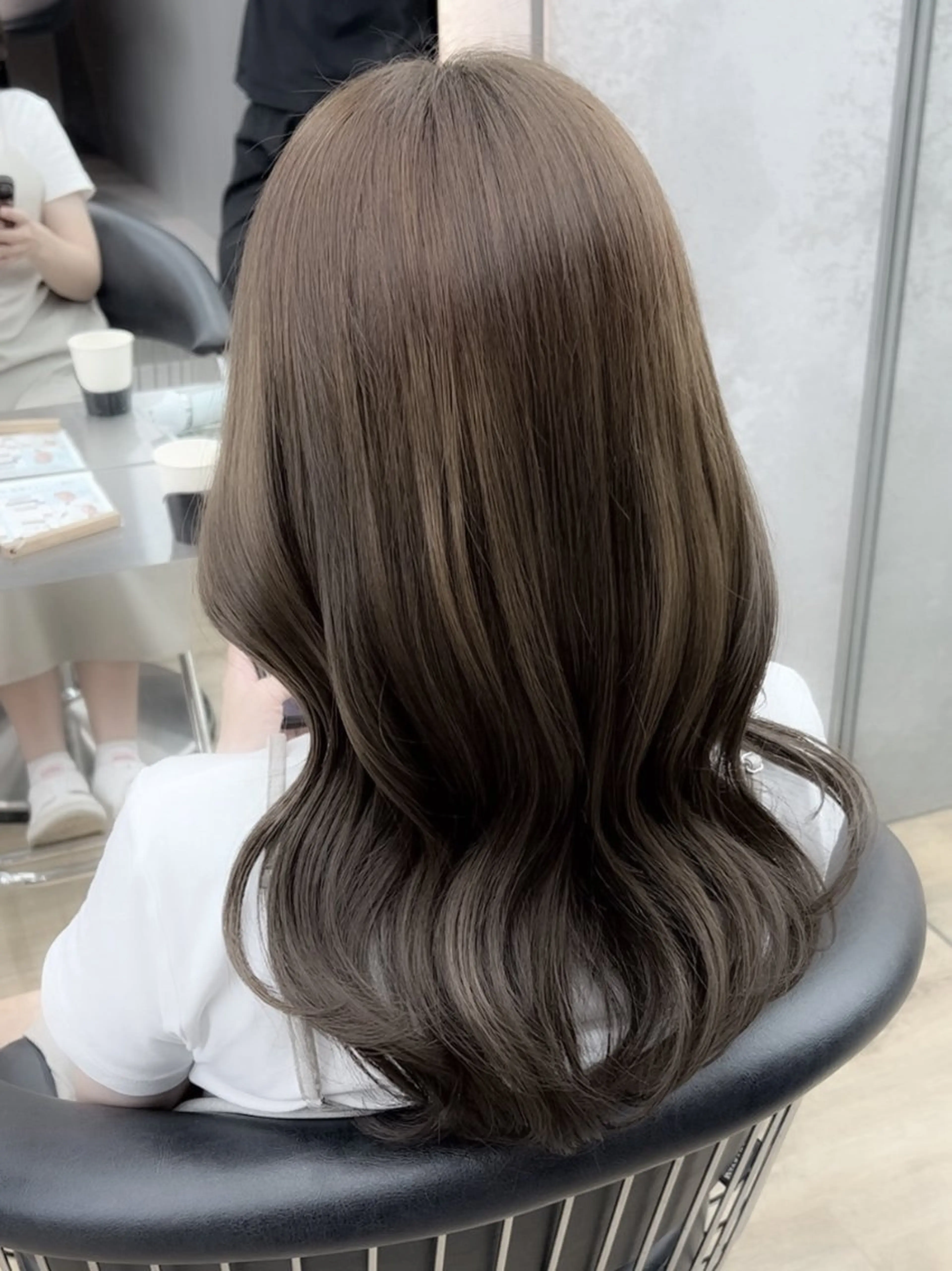 セミロング カラー ヘアアレンジ オリーブカラー 巻きラク♡レイヤー 🦢こころのヘアスタイル