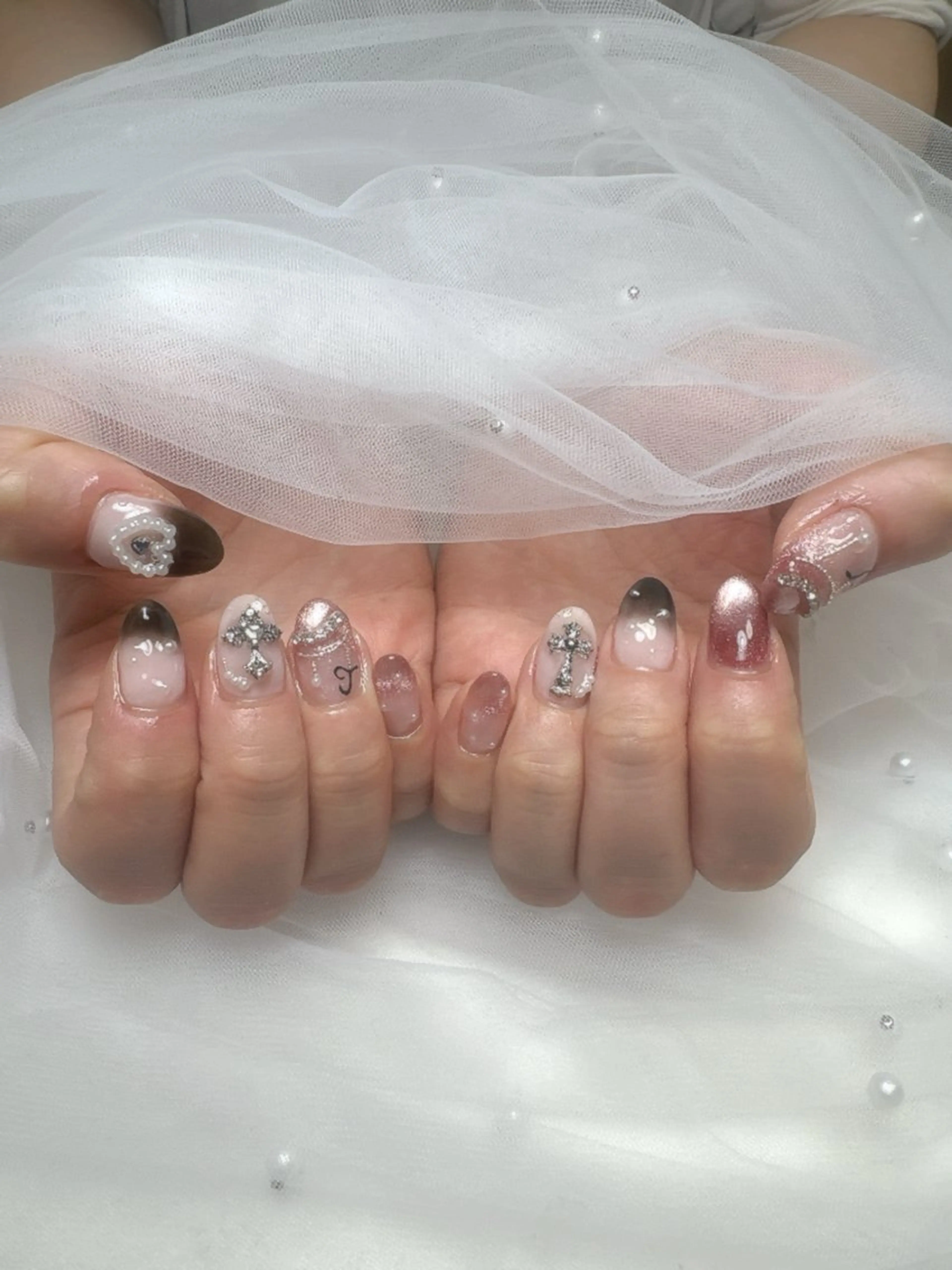 ネイル キラキラネイル 韓国ネイル 持ち込み ワンホンネイル フットネイル Queeens nailのネイルデザイン