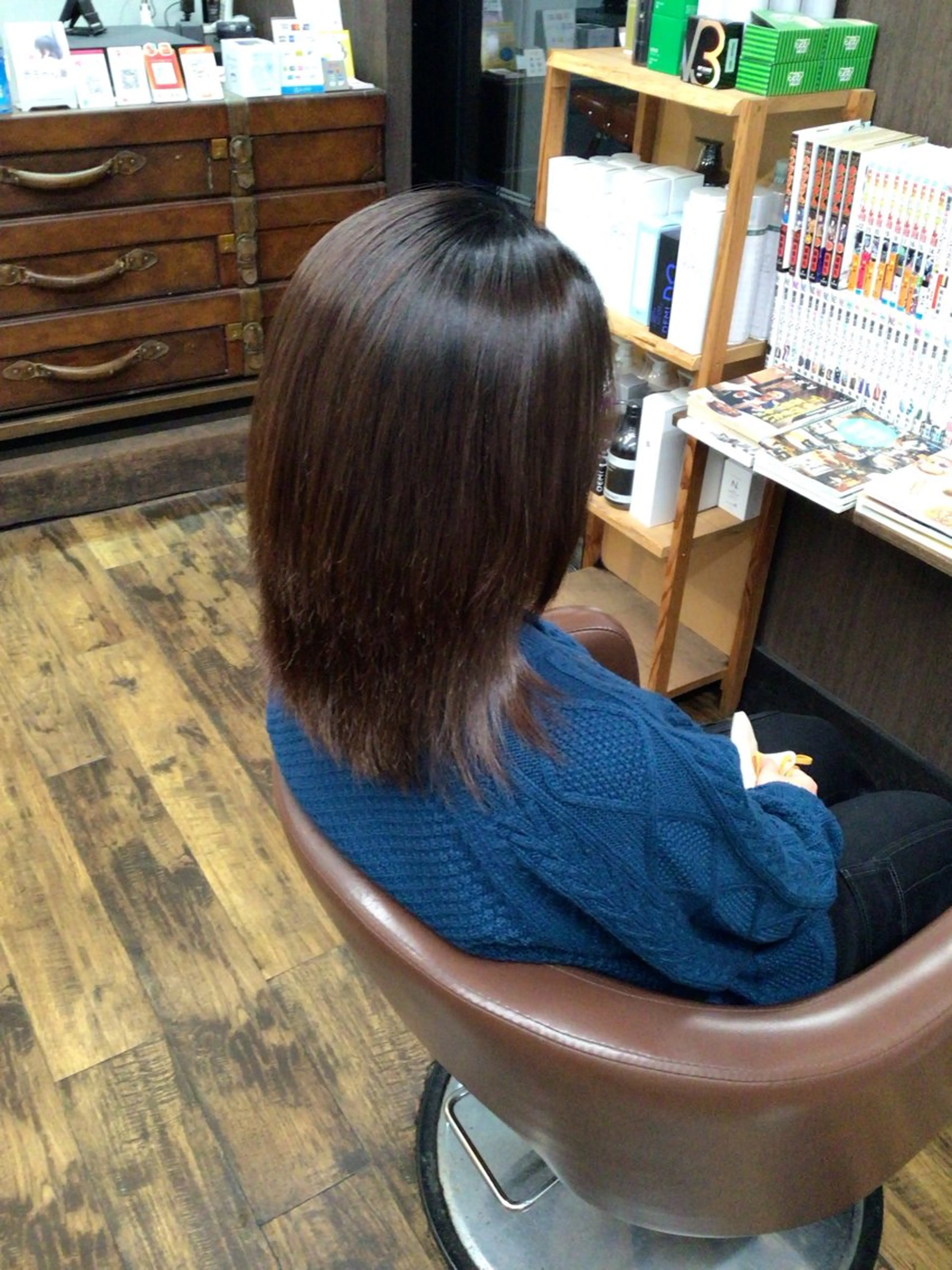 ミディアム カット ヘアカラー 縮毛矯正 香川 裕基のヘアスタイル