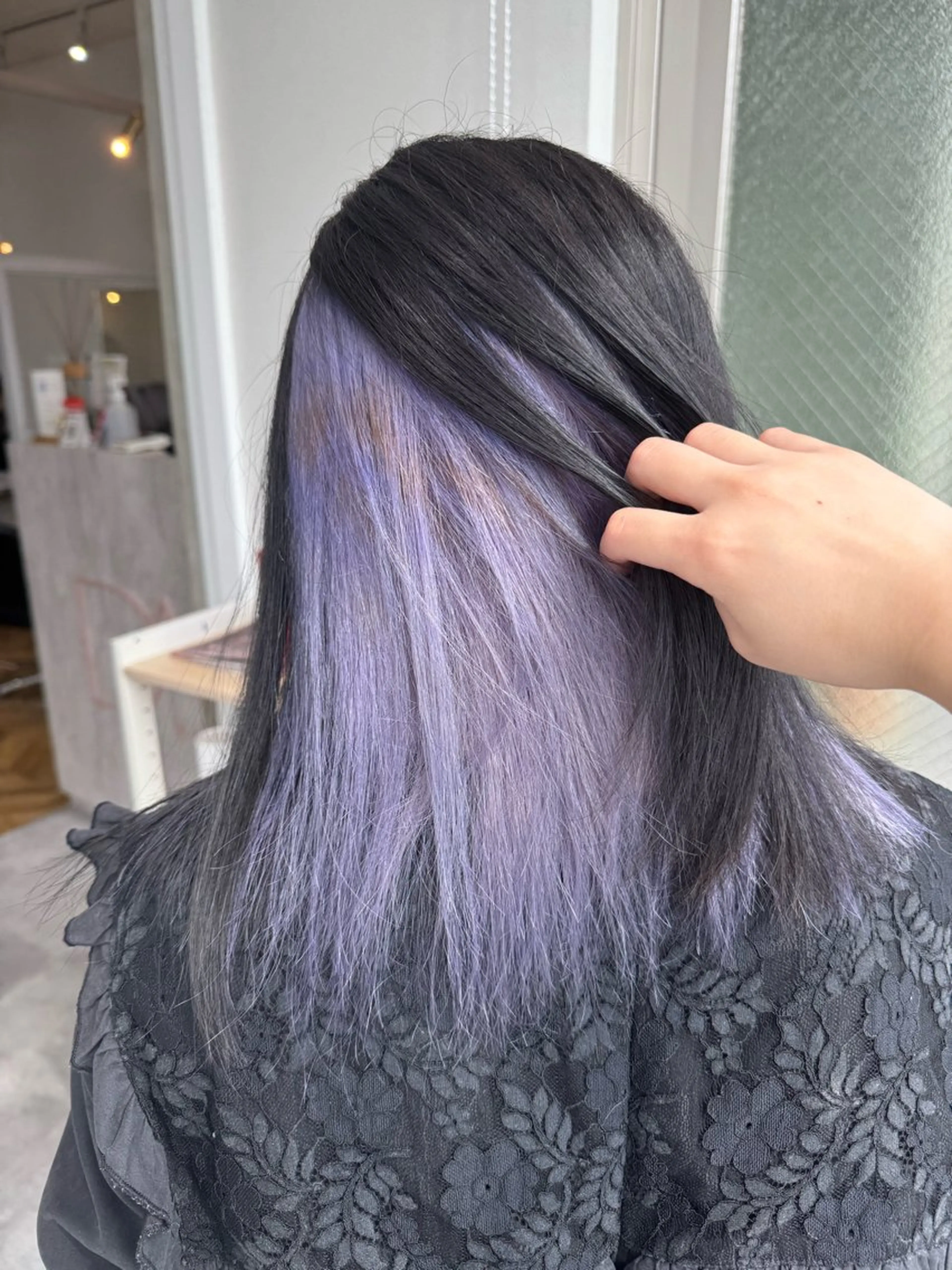 ミディアム カラー 黒髪 ブルーカラー ブルーブラック インナーカラー ラベンダーカラー ヘアカラー ʚザクザクレイヤー× 艶透明感/にしじまɞのヘアスタイル