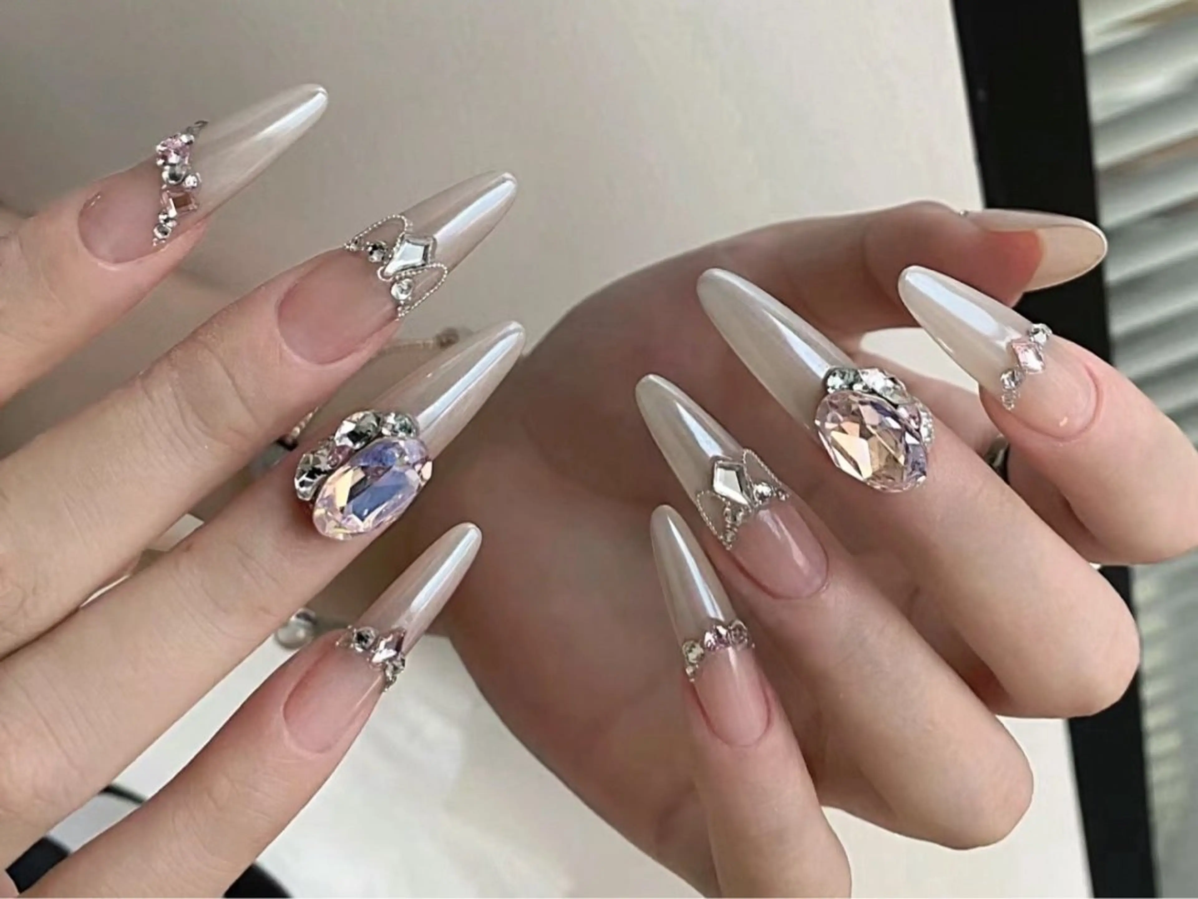 ネイル lucky nail 歌舞伎町のネイルデザイン