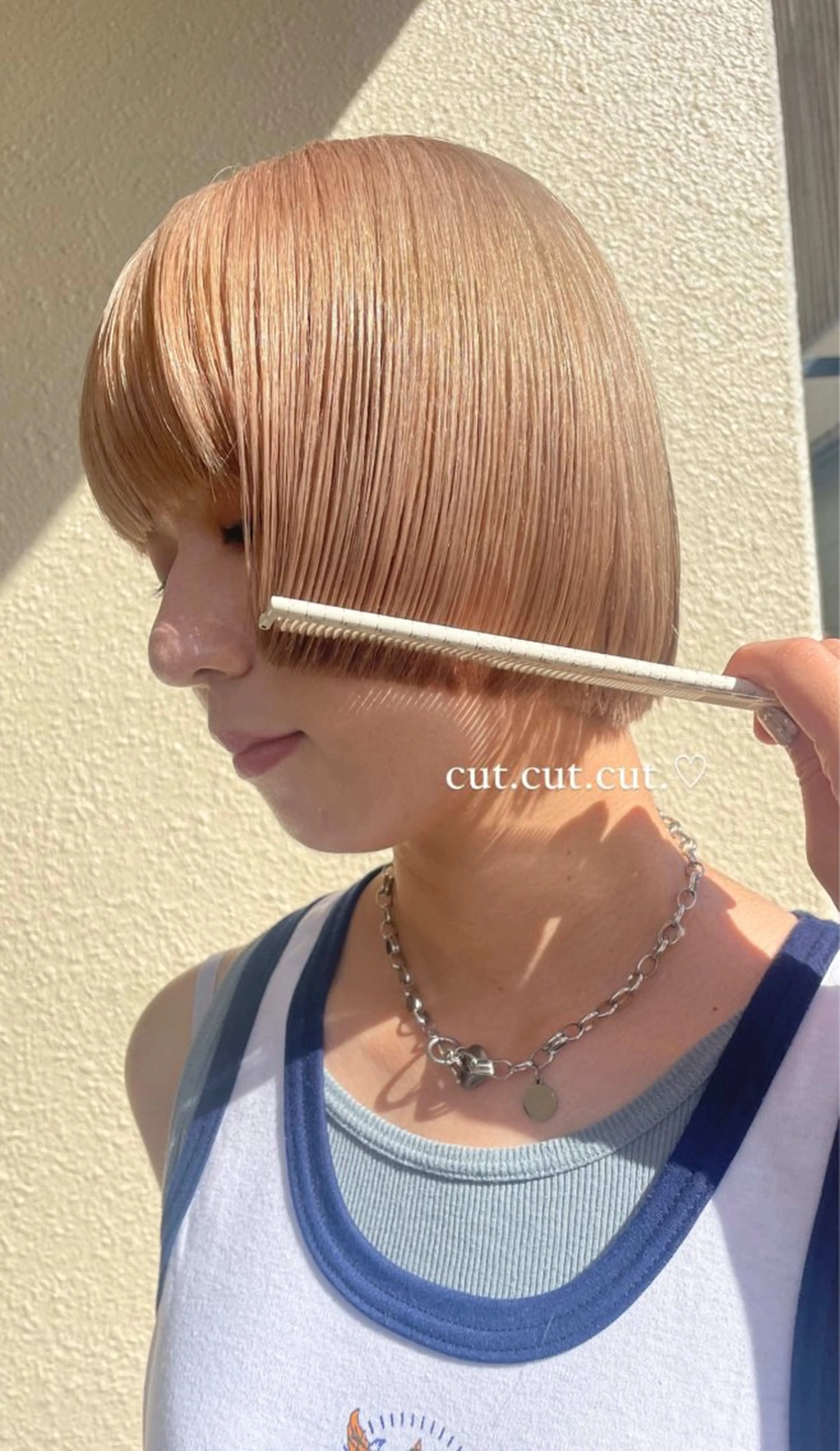 ショート mei｜顔まわり ×透明感カラーのヘアスタイル