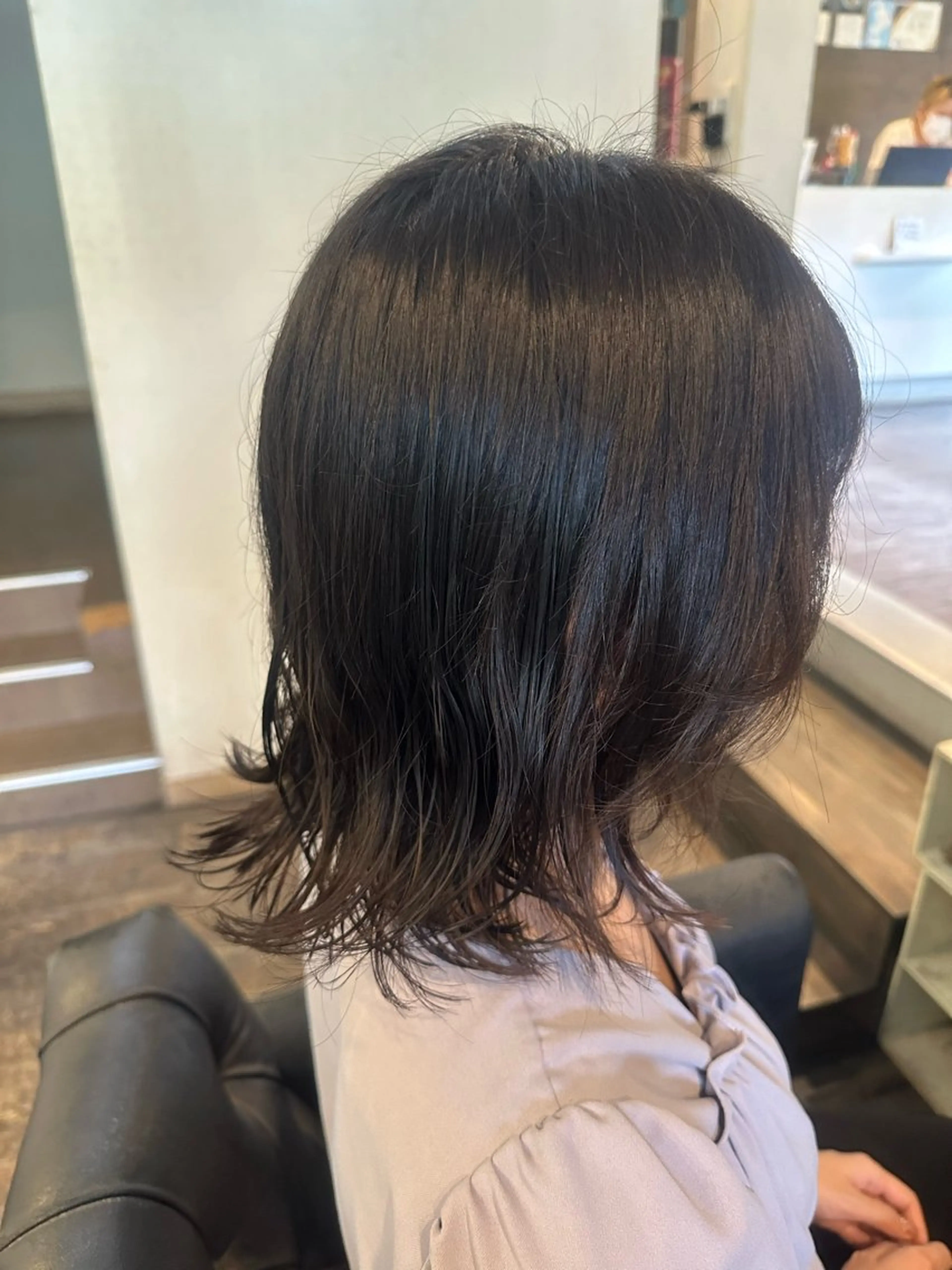ミディアム パーマ ミディアムパーマ 外ハネヘア パーマ 安達 望のヘアスタイル