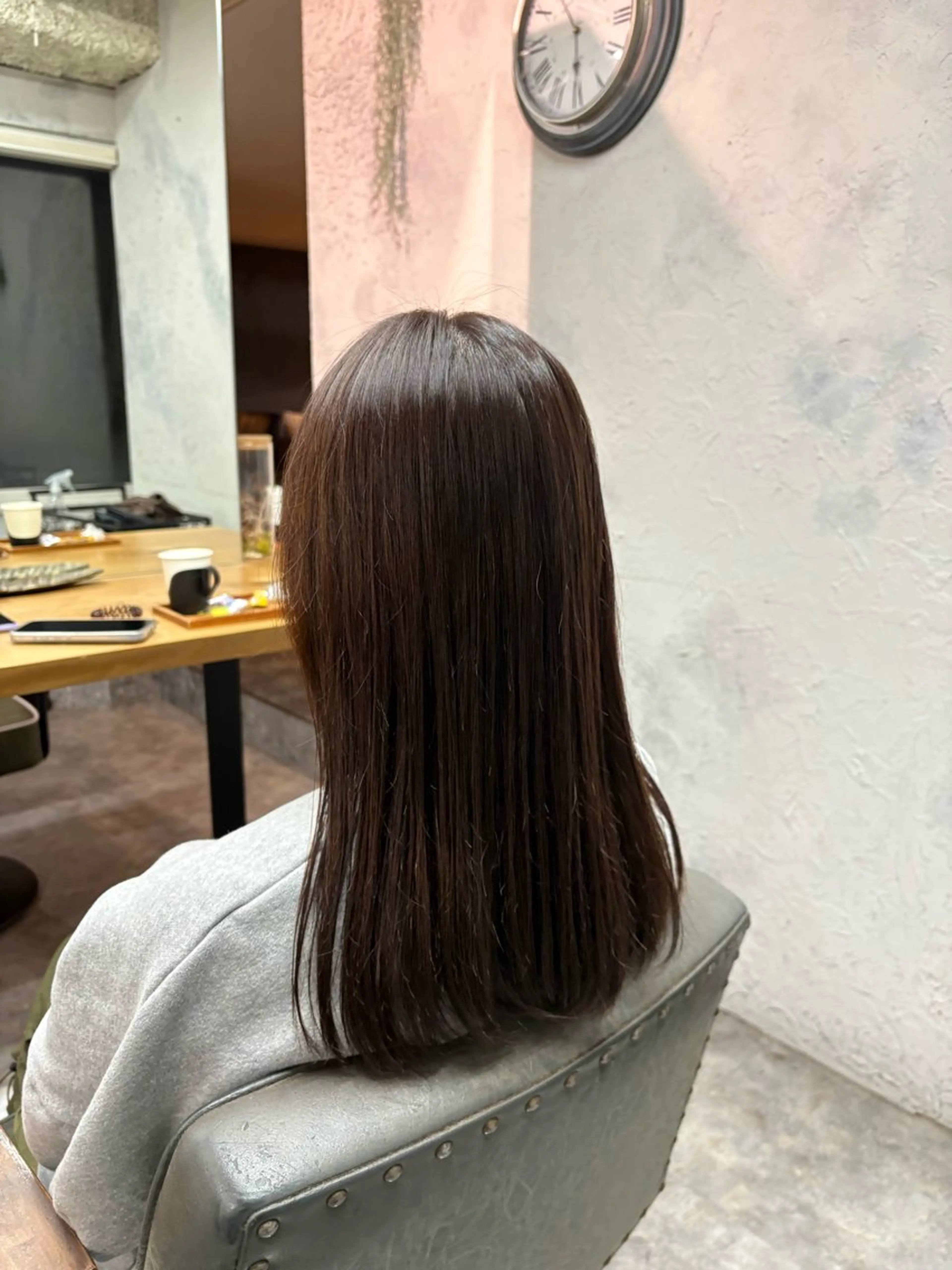 セミロング ピンクブラウン ヘアカラー シモイケ ルアのヘアスタイル