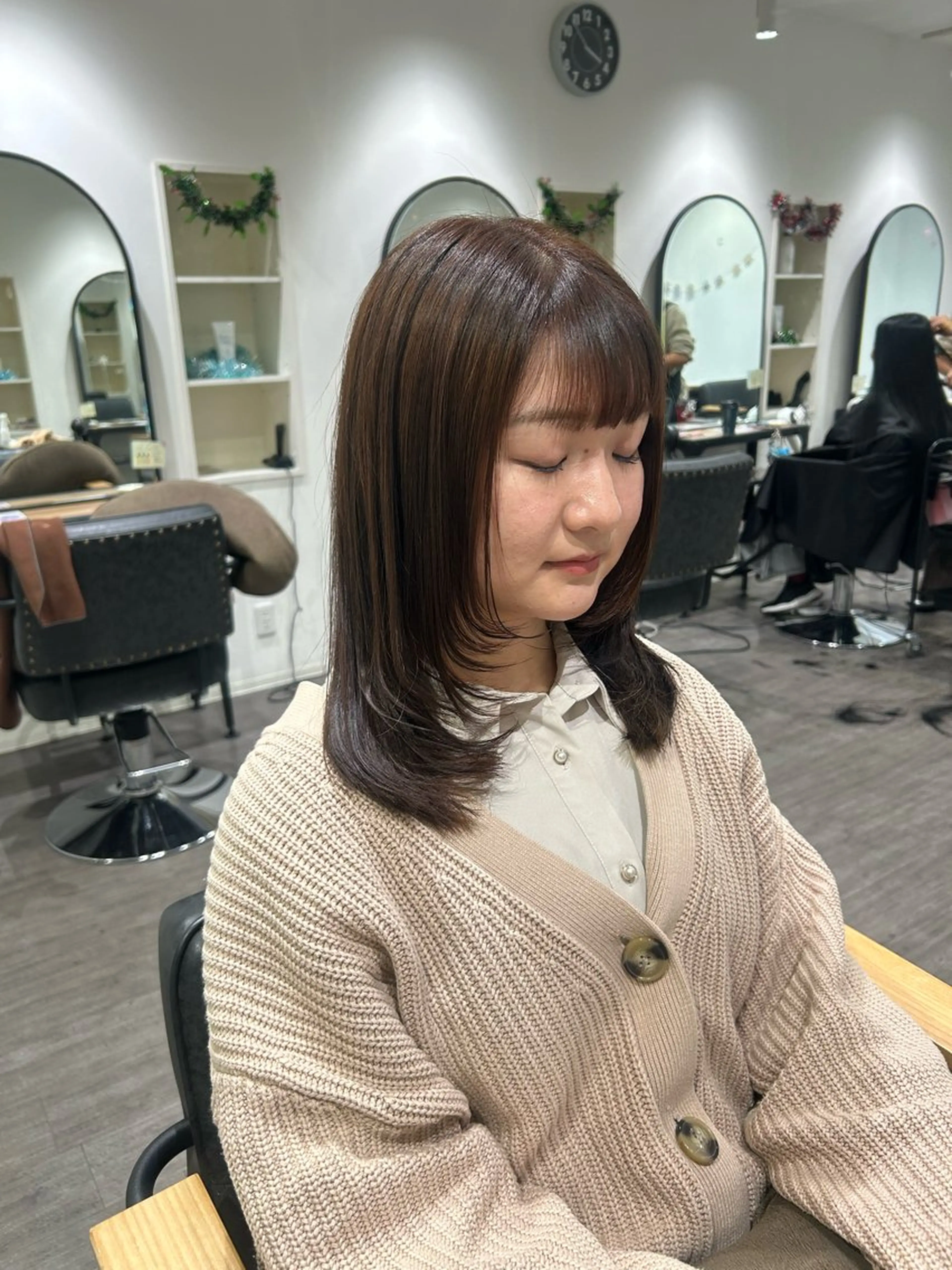 ミディアム カラー ベージュカラー レイヤーカット カット ヘアカラー トリートメント ヘッドスパ cocotte 💟草間紫音💟のヘアスタイル