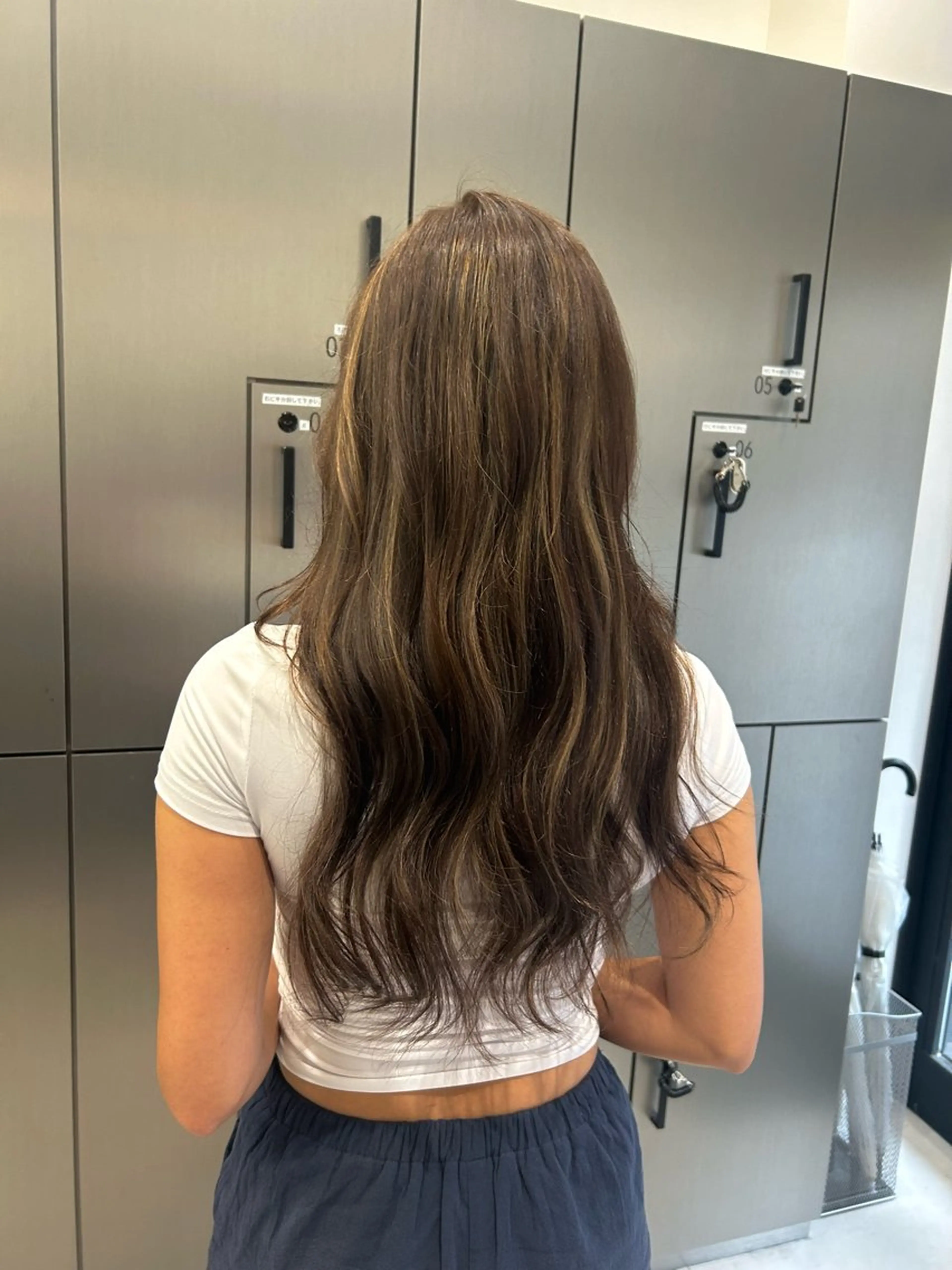 ロング ハイライト ヘアカラー トリートメント 大人レイヤー/艶美髪 🇺🇸TOMONAのヘアスタイル