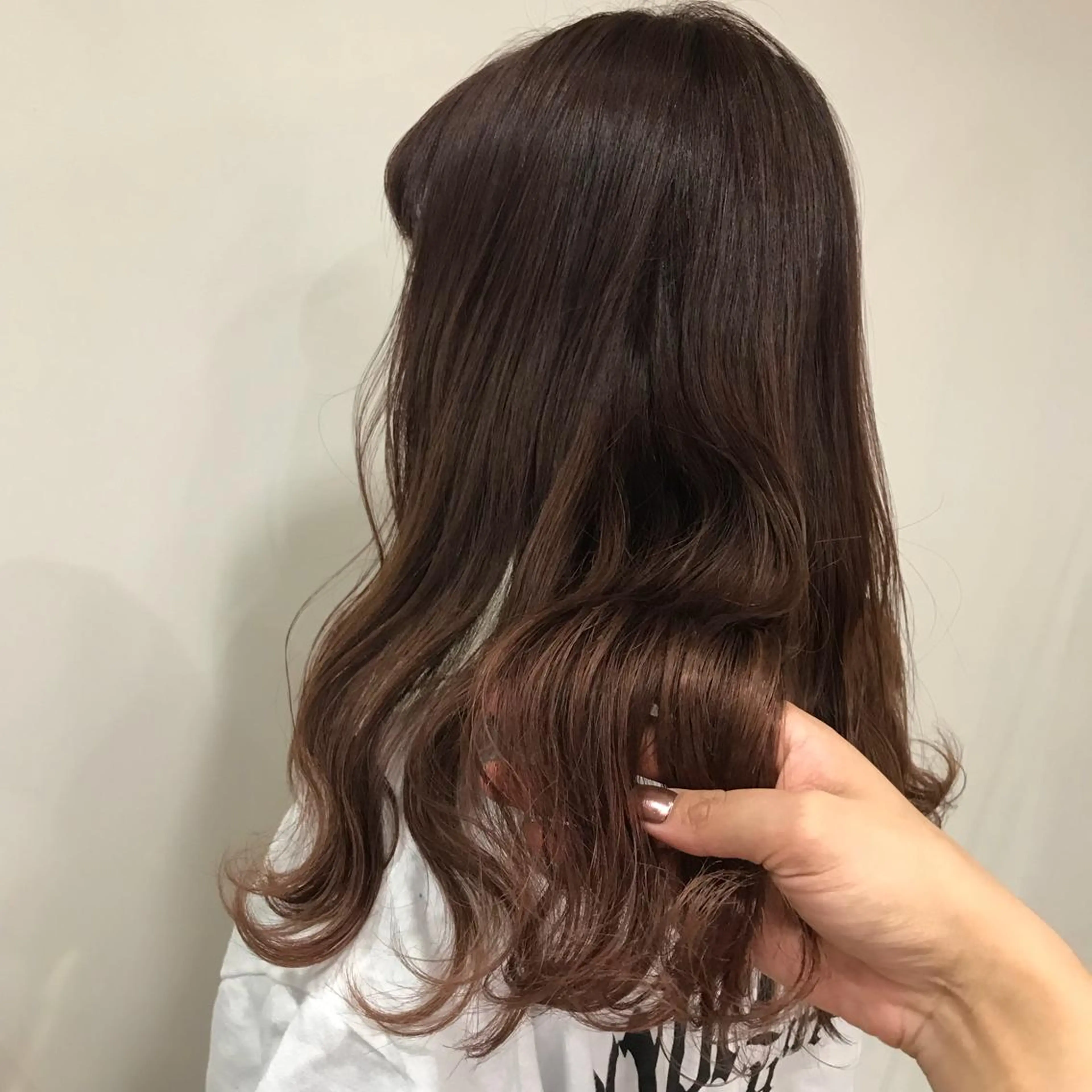 ロング カラー salowin梅田所属・レイヤー/顔周り /AKARIのヘアスタイル