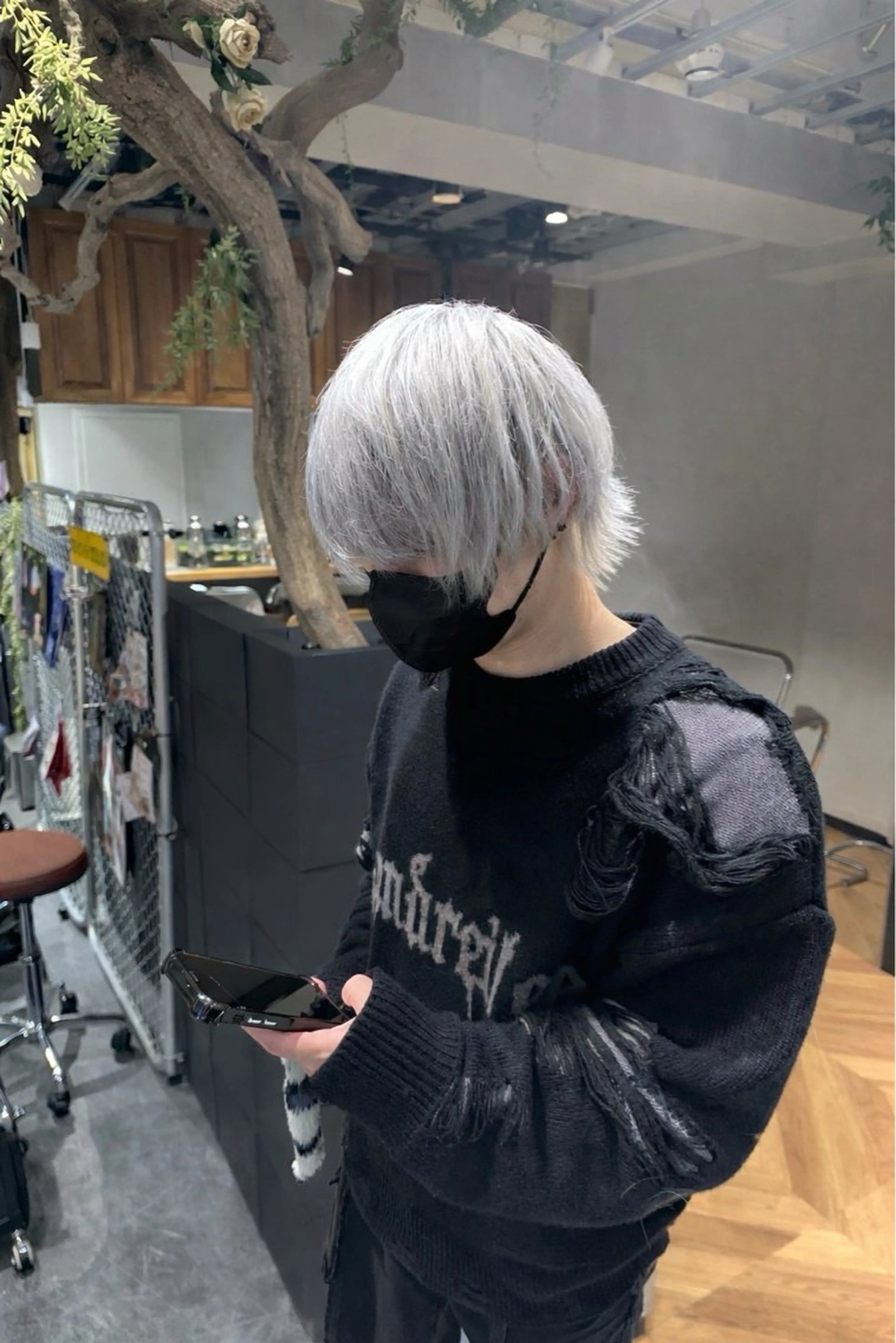 ショート カラー ブリーチ ケアブリーチ ダブルカラー ハイライトカラー ハイトーンカラー カット ヘアカラー トリートメント ravens デザインカラーのヘアスタイル