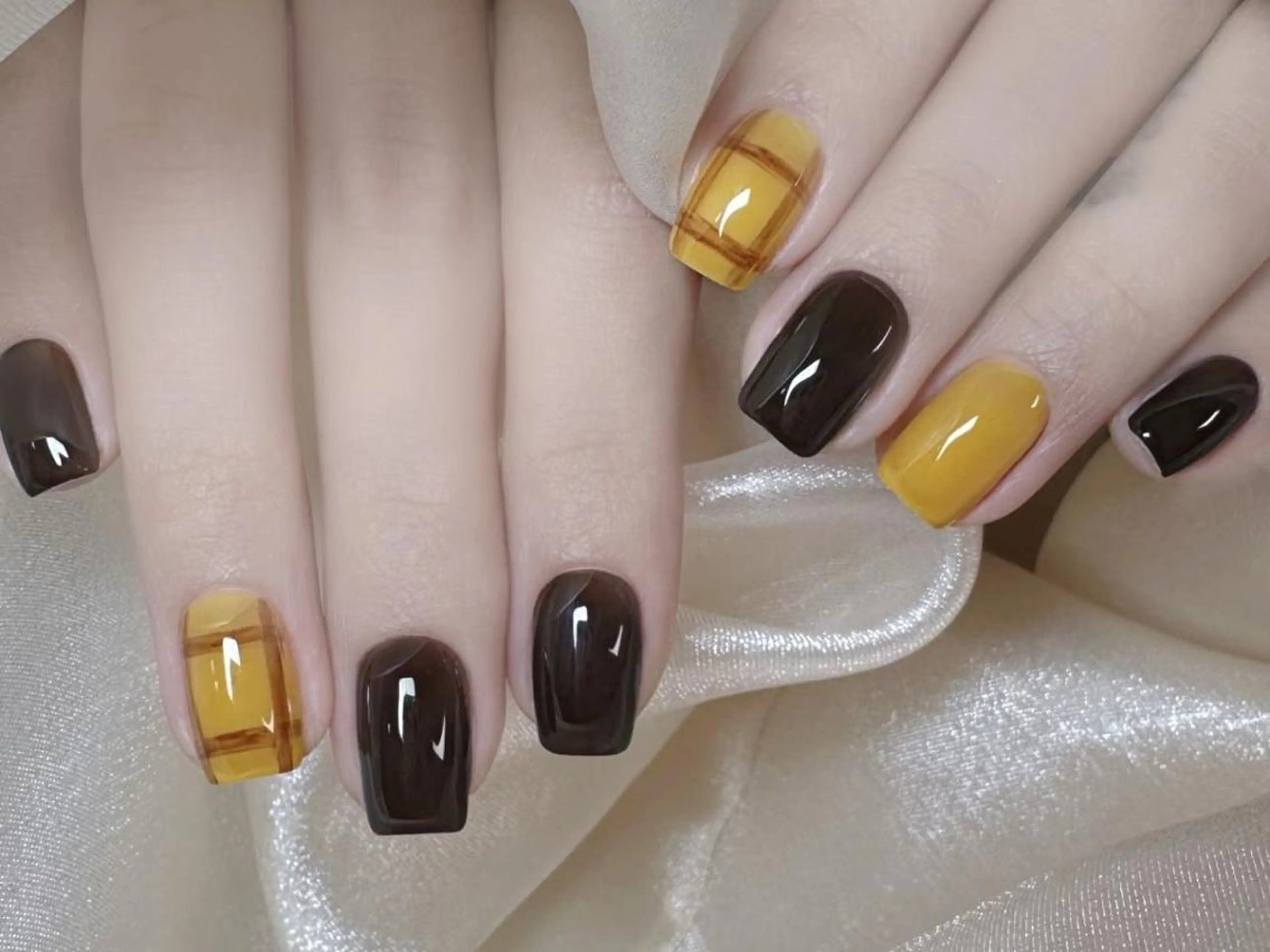 ネイル ジェルネイル ワンカラーネイル ショートネイル シンプルネイル 冬ネイル ハンドネイル ナユキNA.YUKI 渋谷店のネイルデザイン