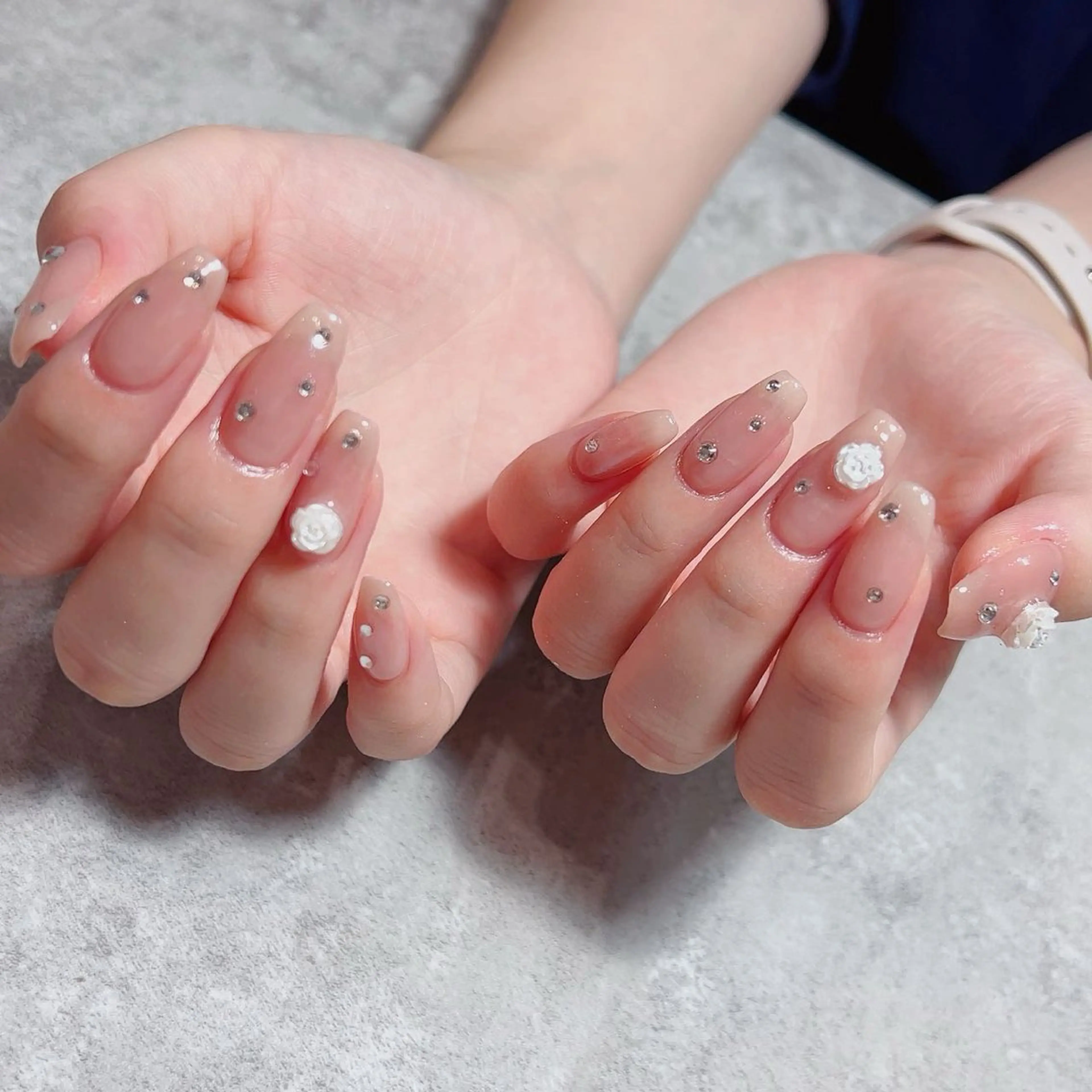 ミディアム ハンドネイル めぐみのネイルサロン スタッフ練習のネイルデザイン