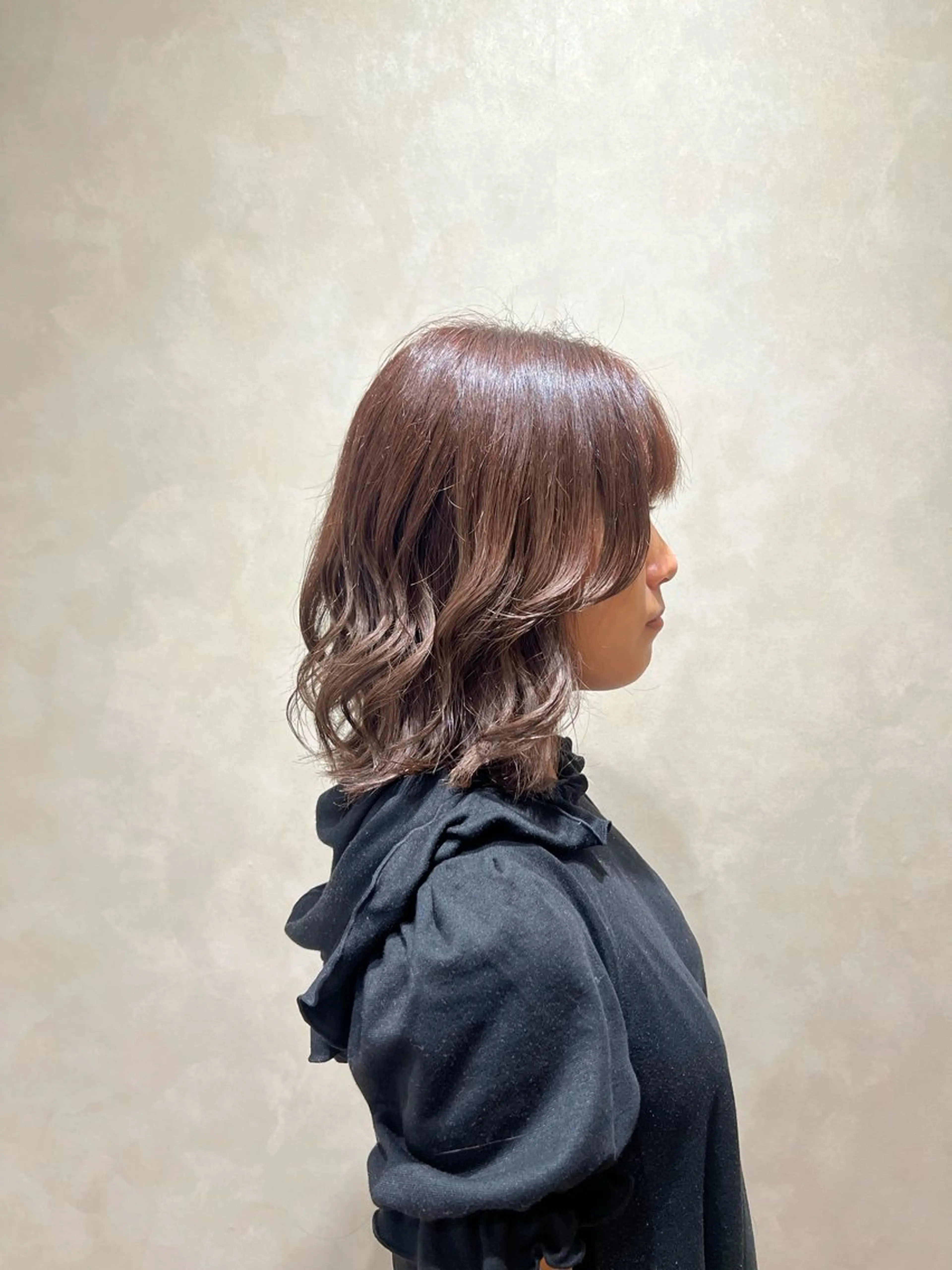 ミディアム レイヤーカット 豊川 絢子のヘアスタイル