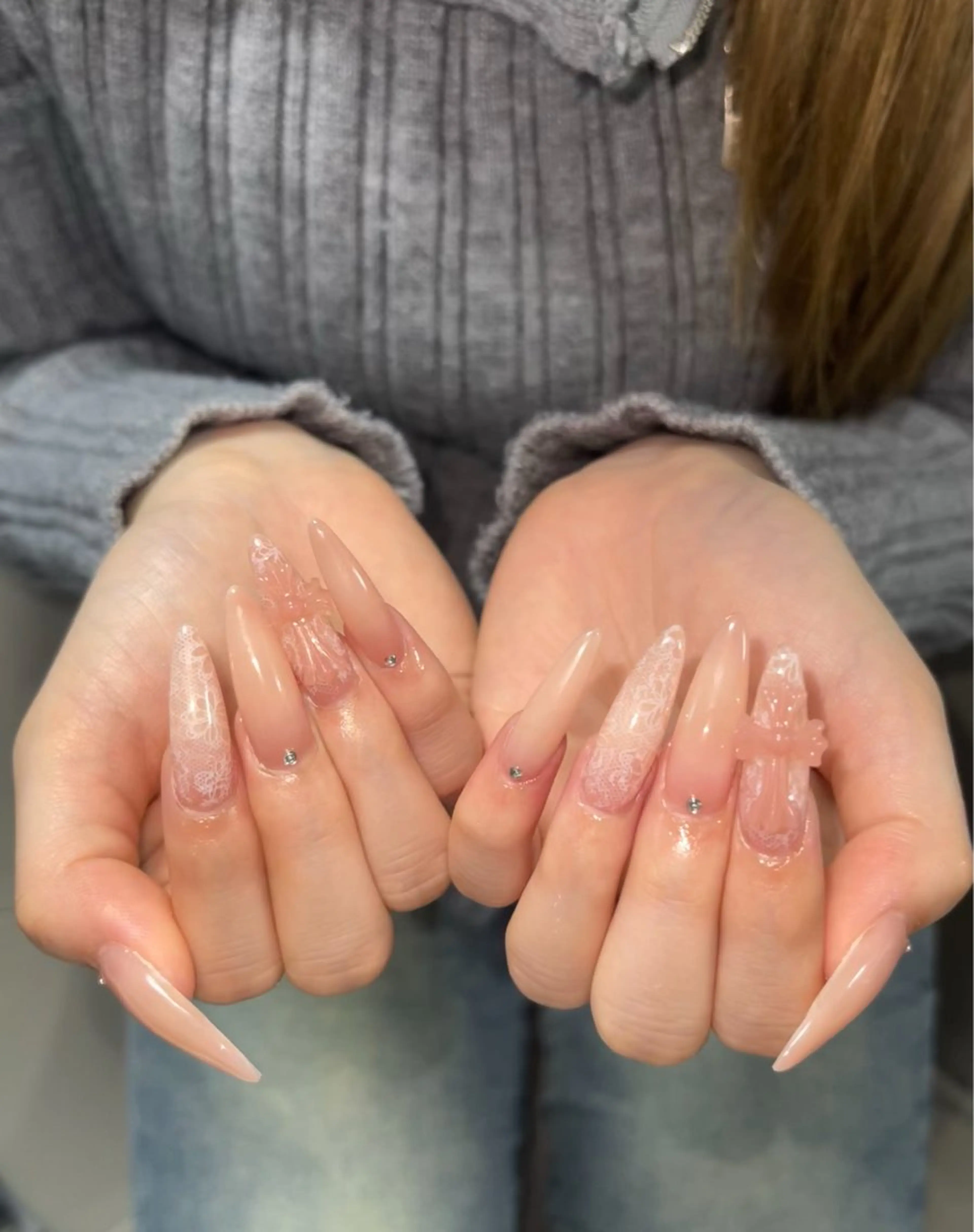 ネイル アートネイル グラデーション キラキラネイル ニュアンスネイル オフィスネイル ハンドネイル Amee Nail Salonのネイルデザイン