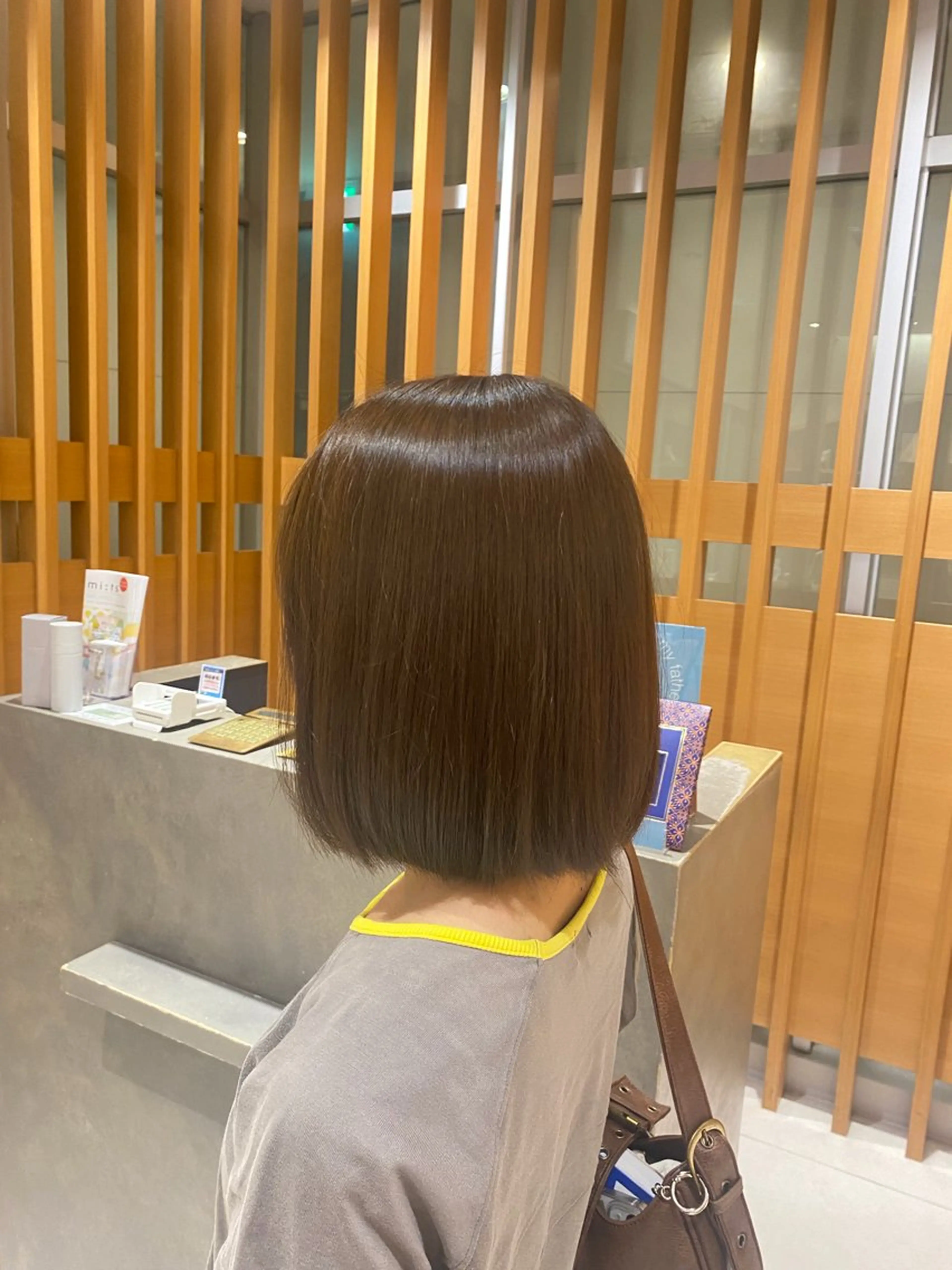 ショート ヘアカラー トリートメント 💎ツヤ髪ストレート カラー💎かのんのヘアスタイル