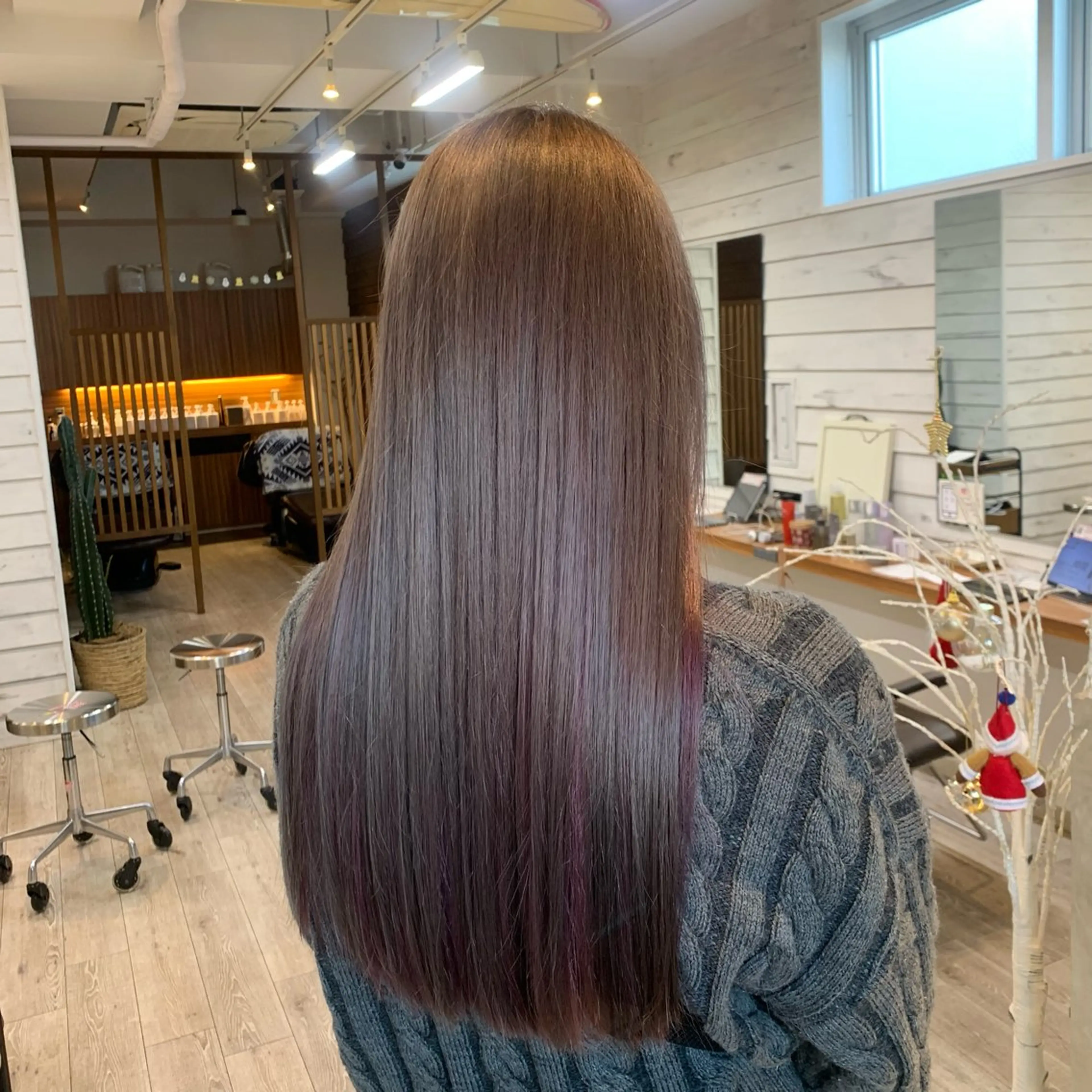 ロング ヘアカラー 渡邉 真夕のヘアスタイル