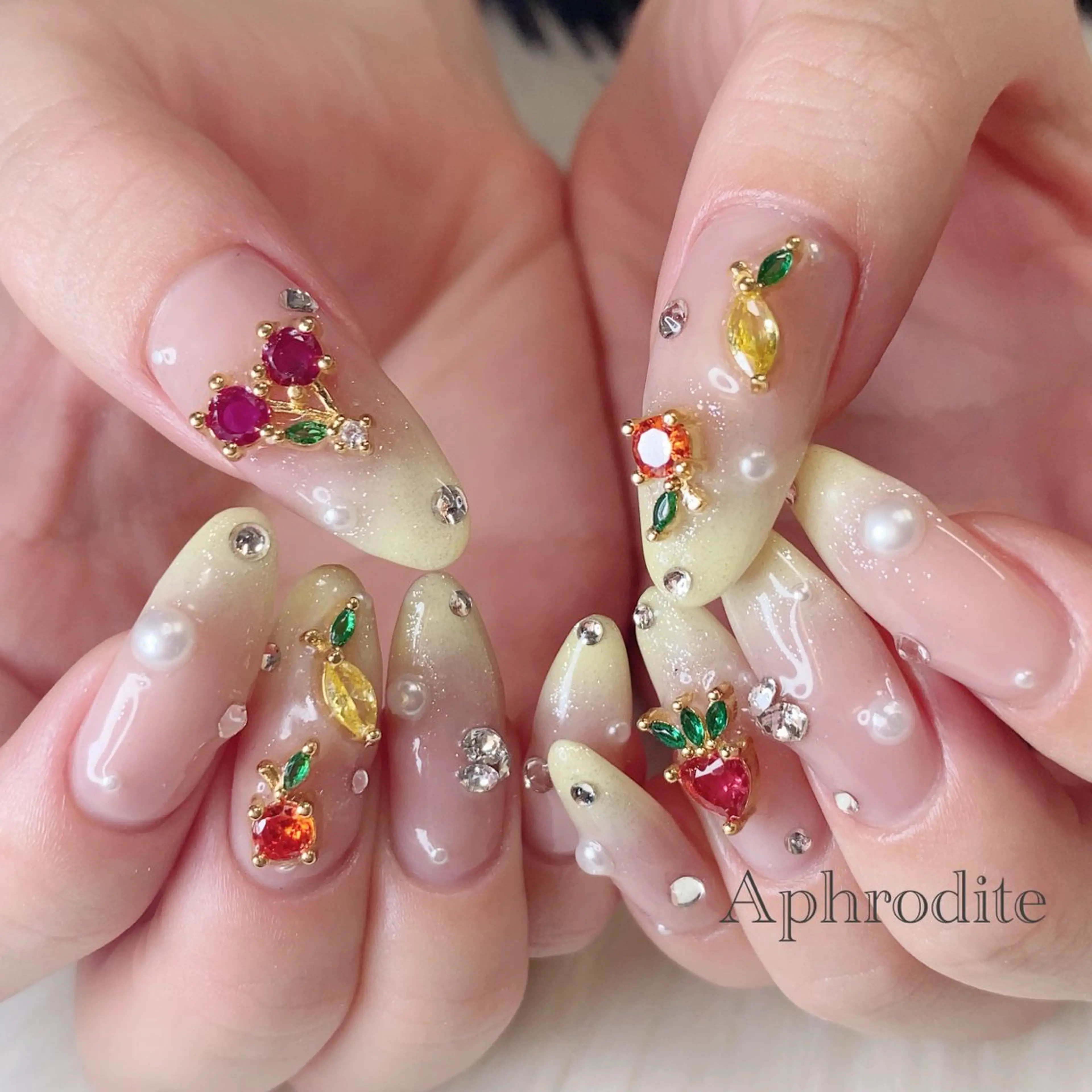 ネイル Aphrodite パラジェル認定サロンのネイルデザイン