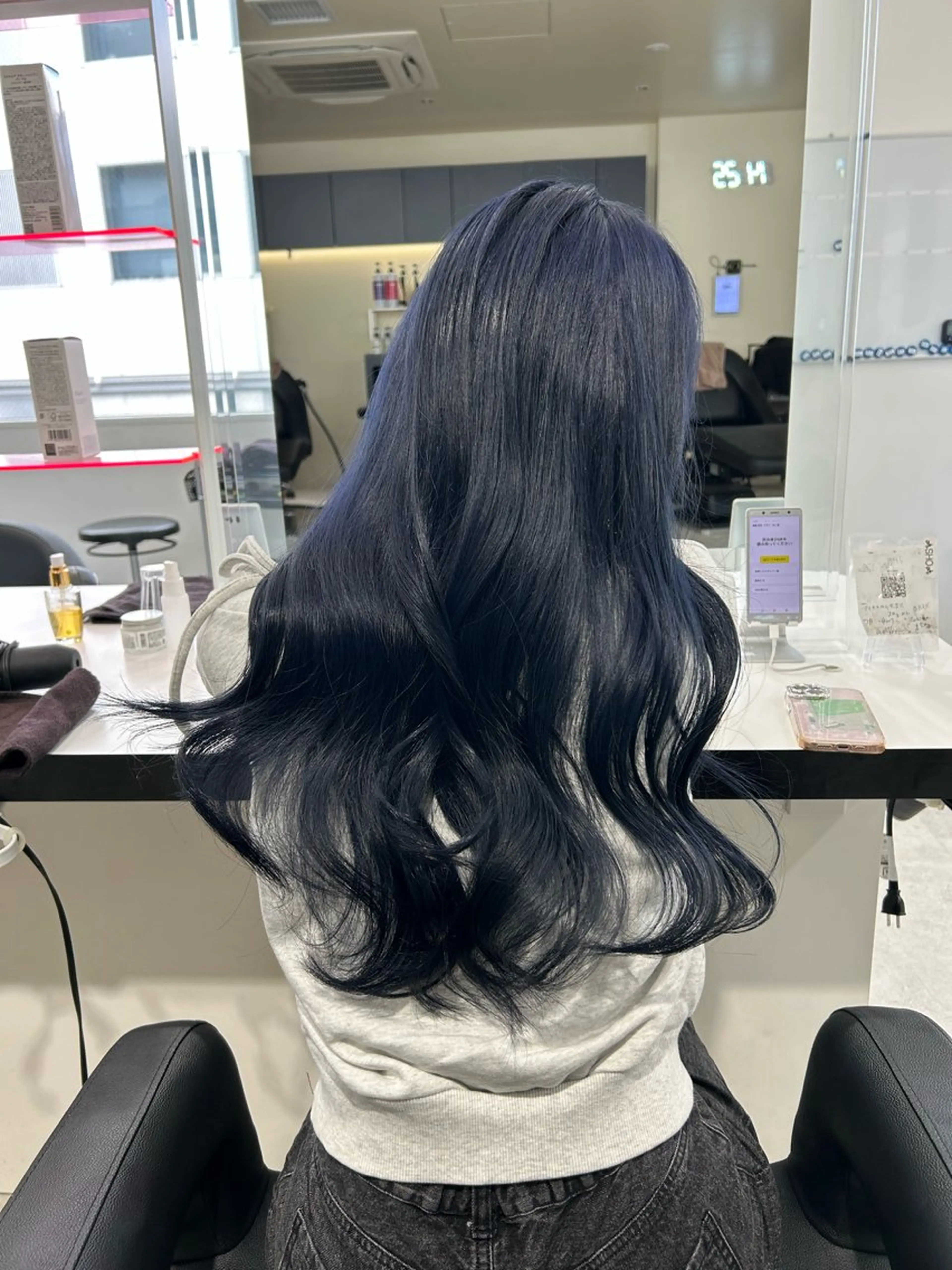 ロング カラー 履歴修正屋さん／ ブロンド／ホワイトのヘアスタイル