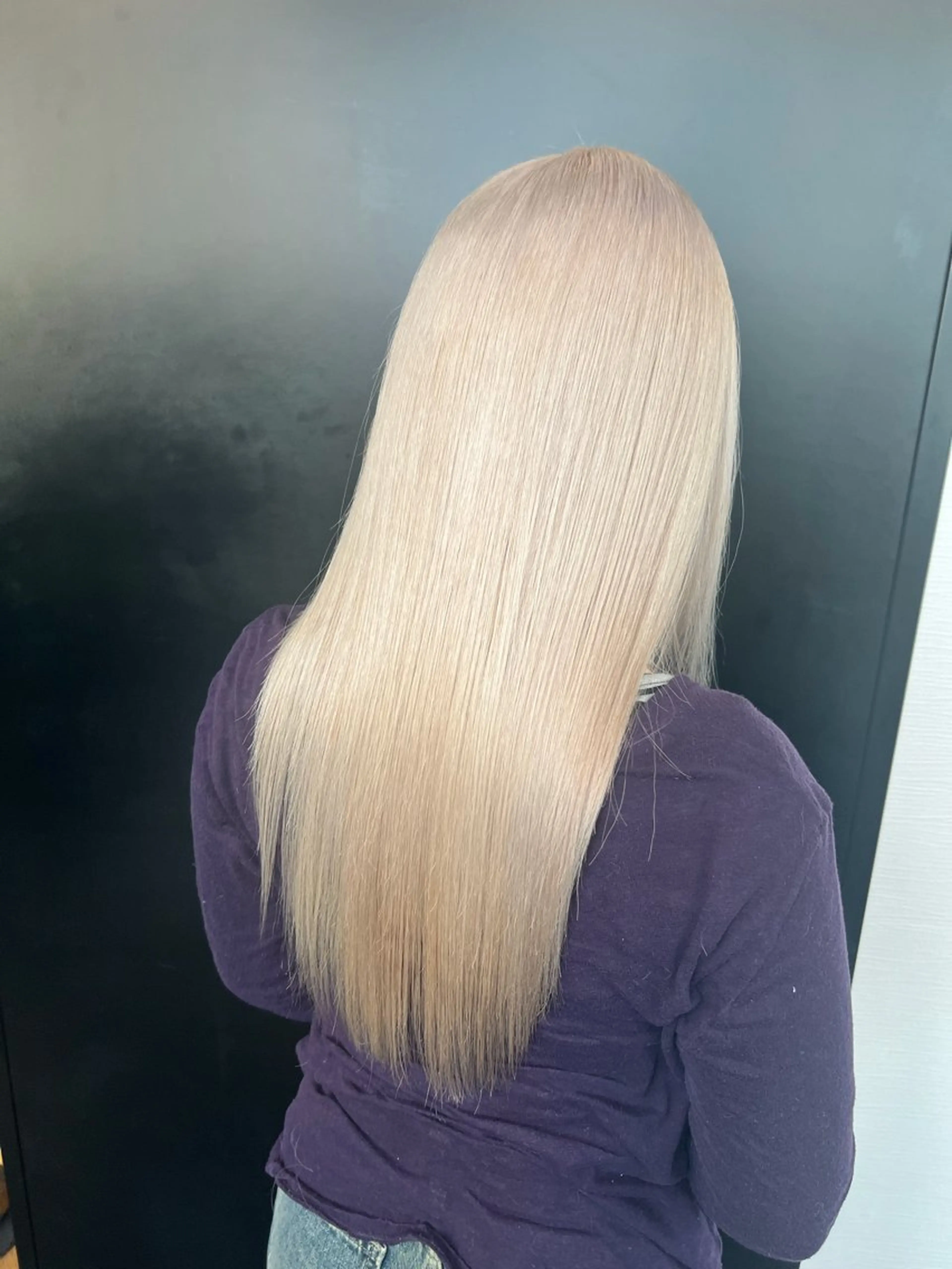 ロング ヘアカラー 山口 真世のヘアスタイル