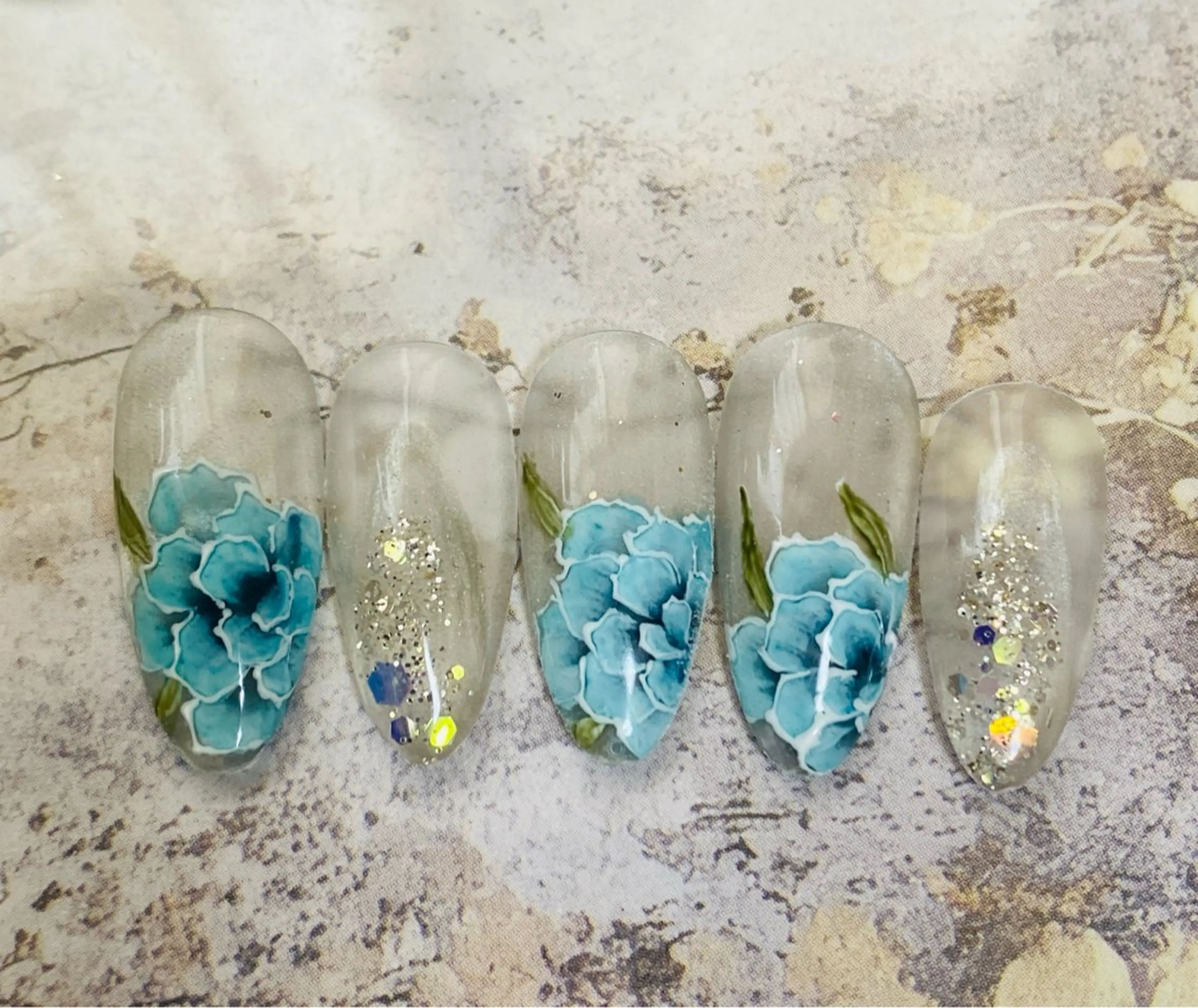 ネイル ラメ(グリッター) マグネットネイル 自宅ネイルサロン ♦️nuance♦️のネイルデザイン