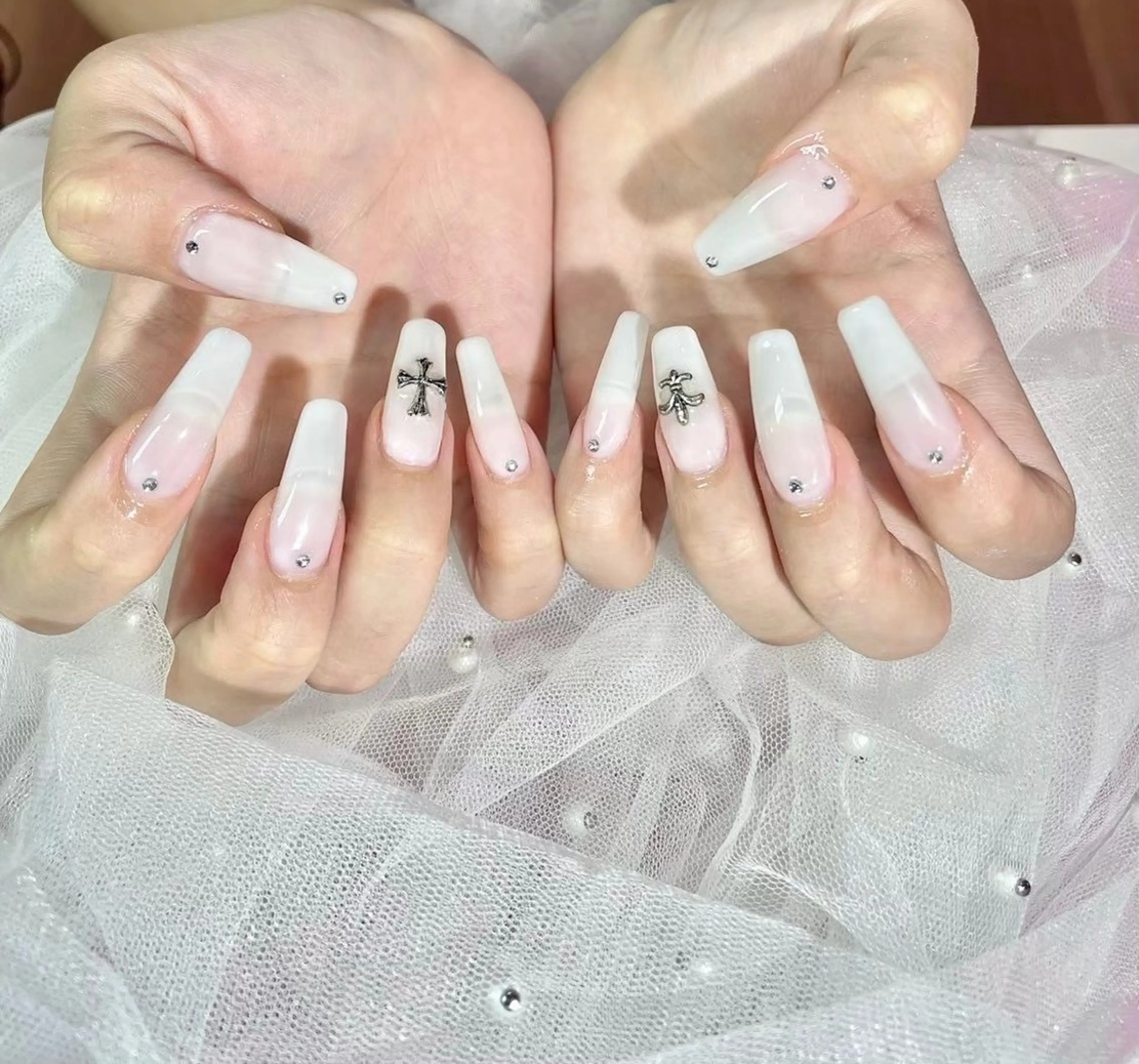 ネイル ネイルチップ Lowé みるくのネイルデザイン