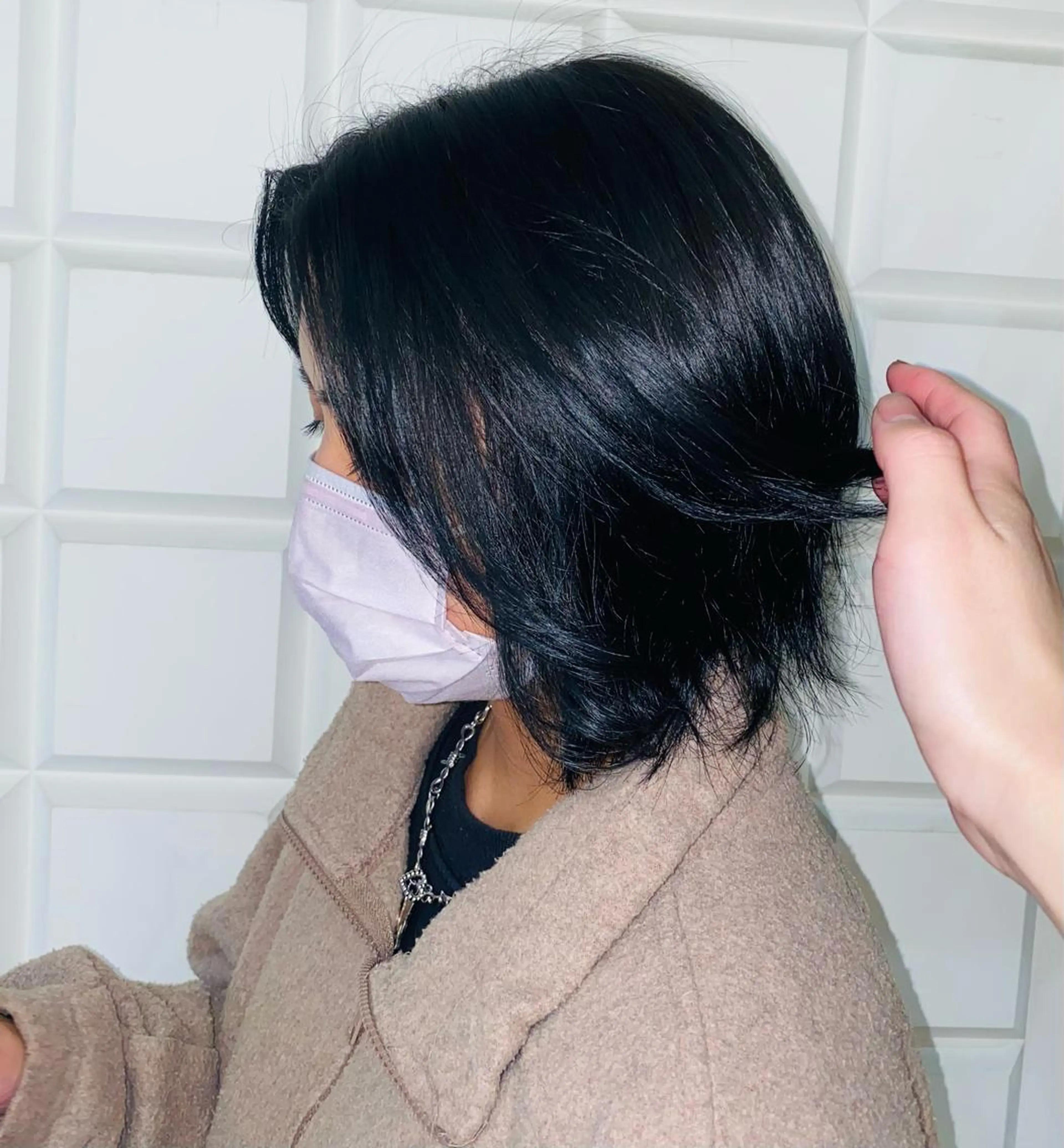 カラー 黒髪 ブルーカラー ブルーブラック サントス 芳美のヘアスタイル