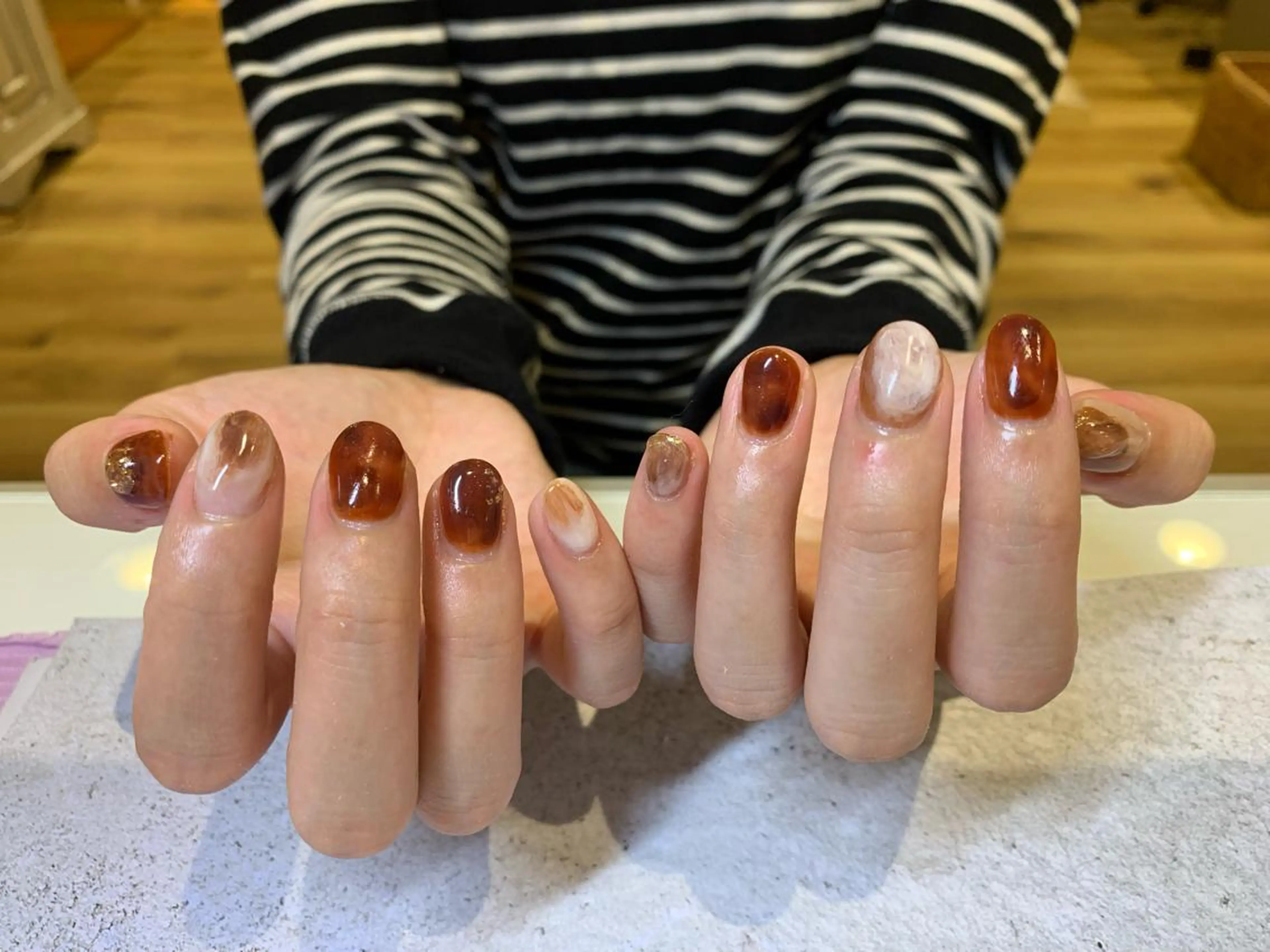 ネイル べっ甲ネイル 持ち込み マキノ ユイのネイルデザイン