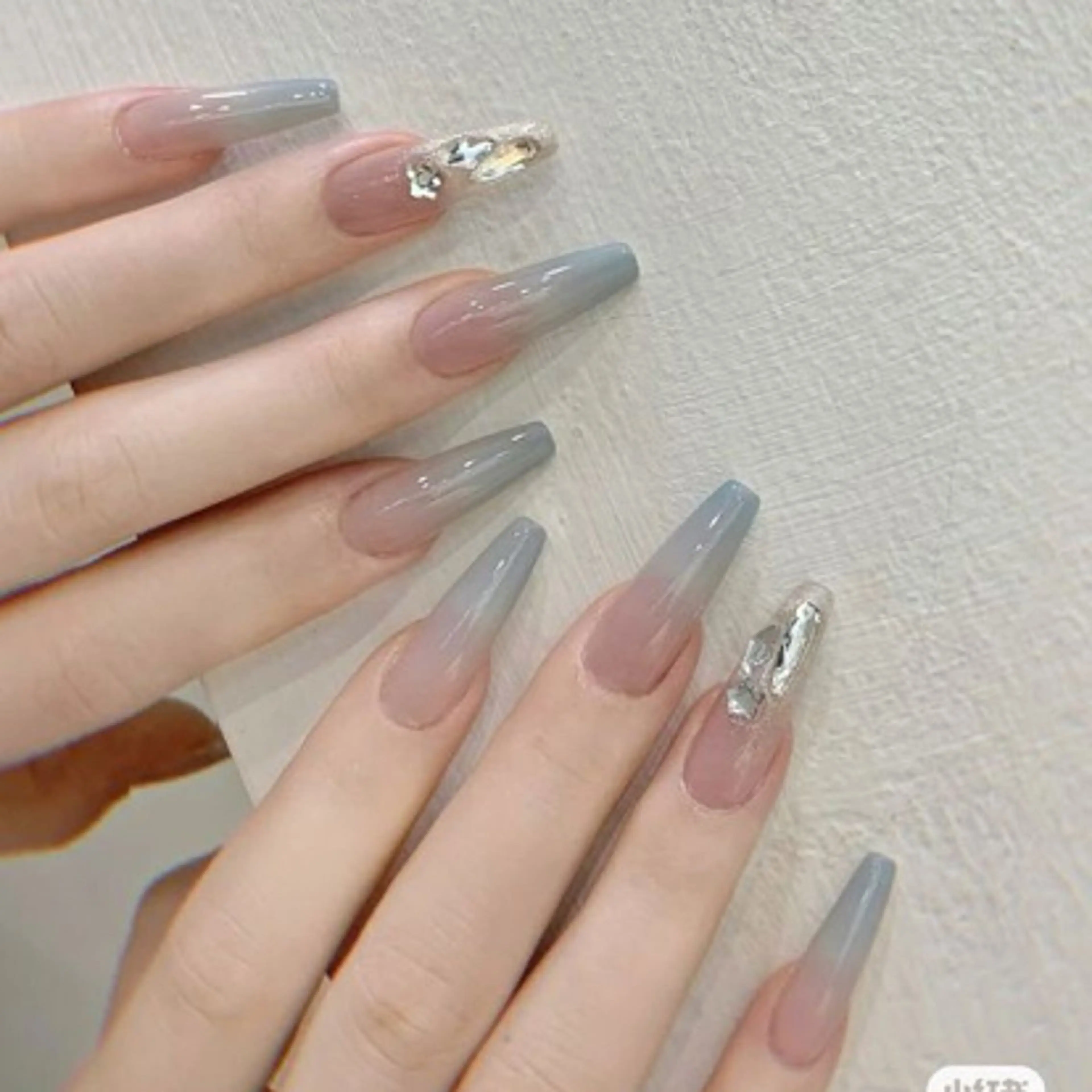 チップ長さ出し10本+アートやり放題+パーツつけ放題 120分 ¥13980→￥11980の写真