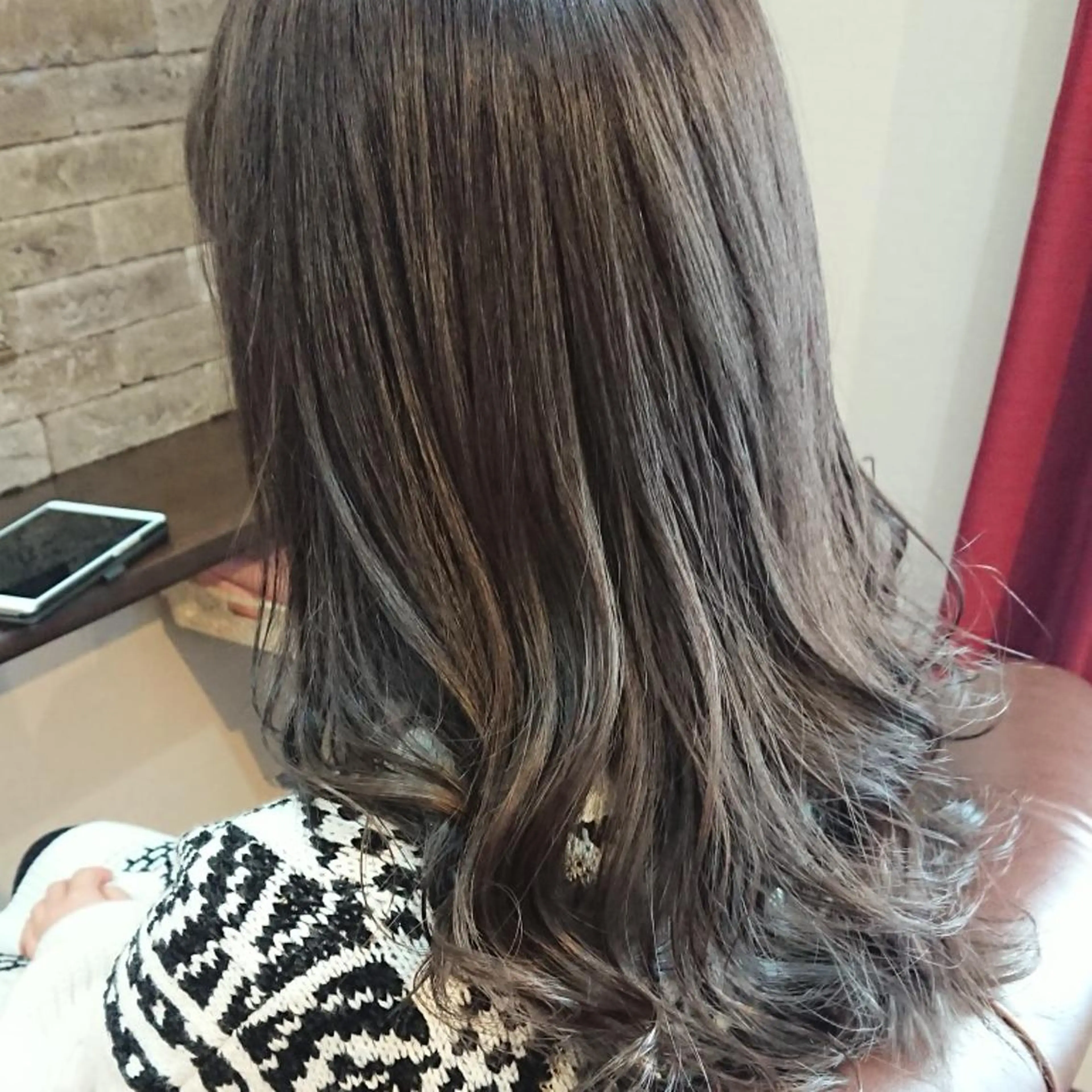 ロング カラー ヘアカラー トリートメント 美髪 カラーリストのヘアスタイル