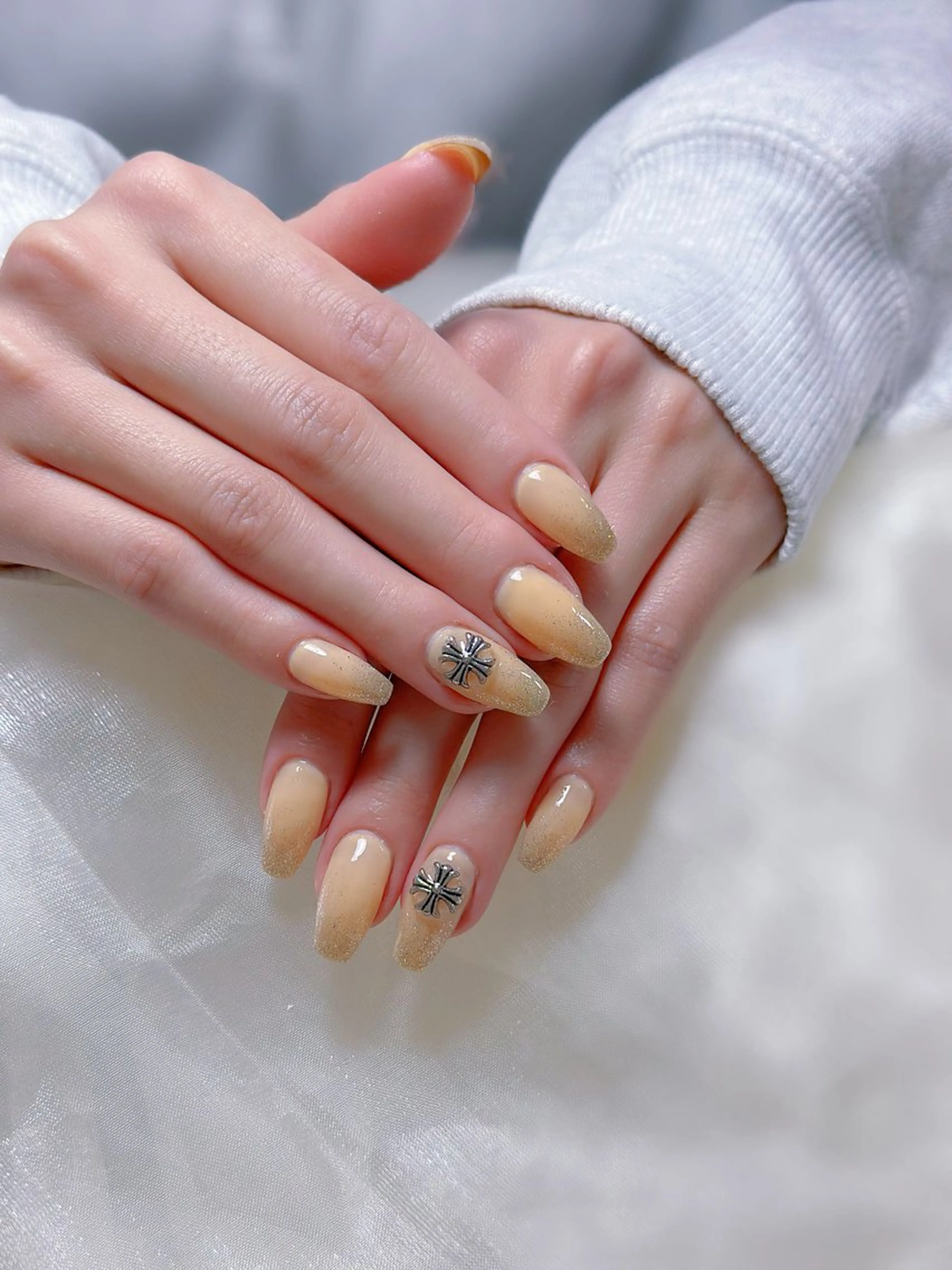 ネイル 持ち込み ハンドネイル Maggie nailクロのネイルデザイン