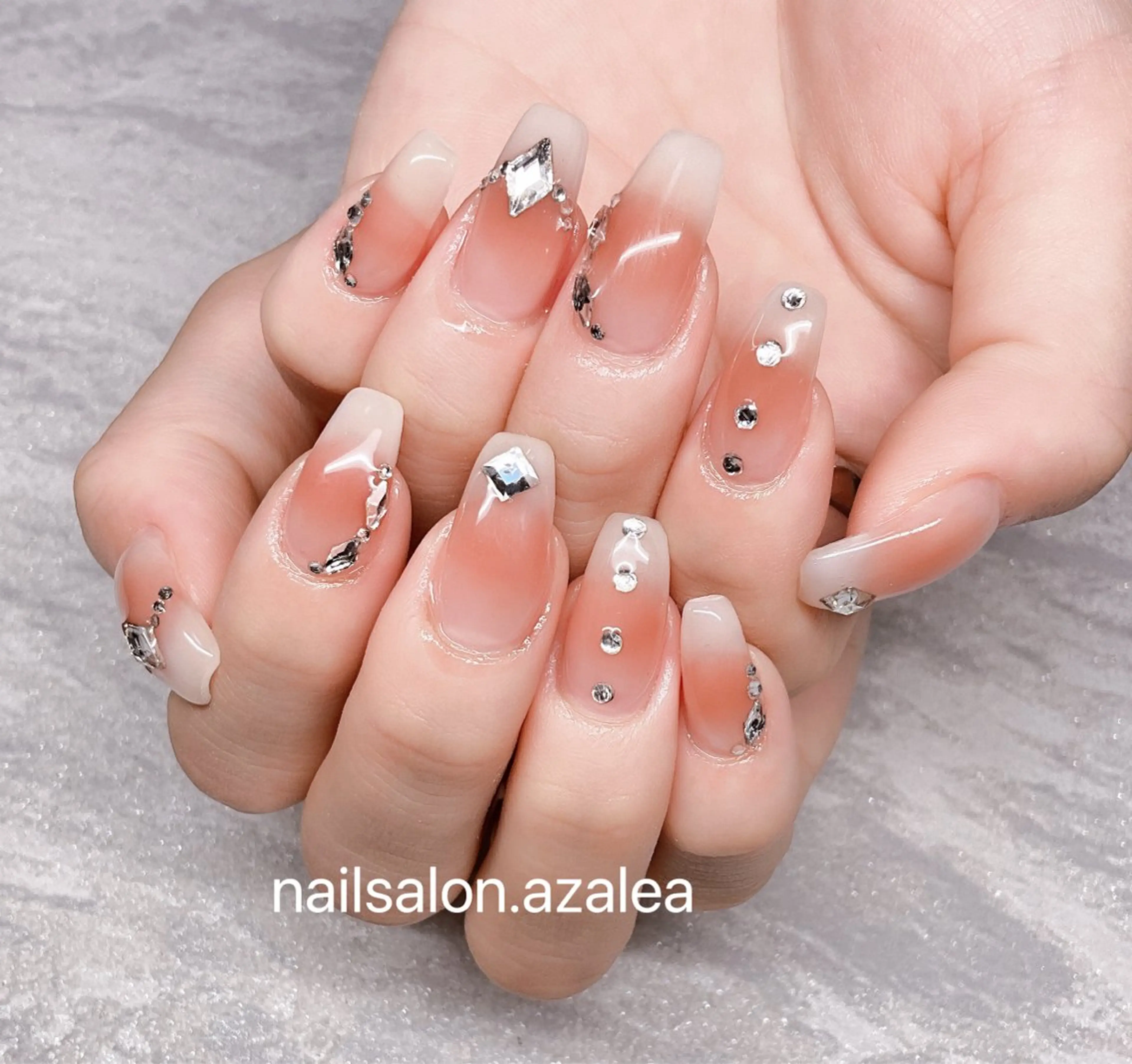 ネイル ハンドネイル R inのネイルデザイン