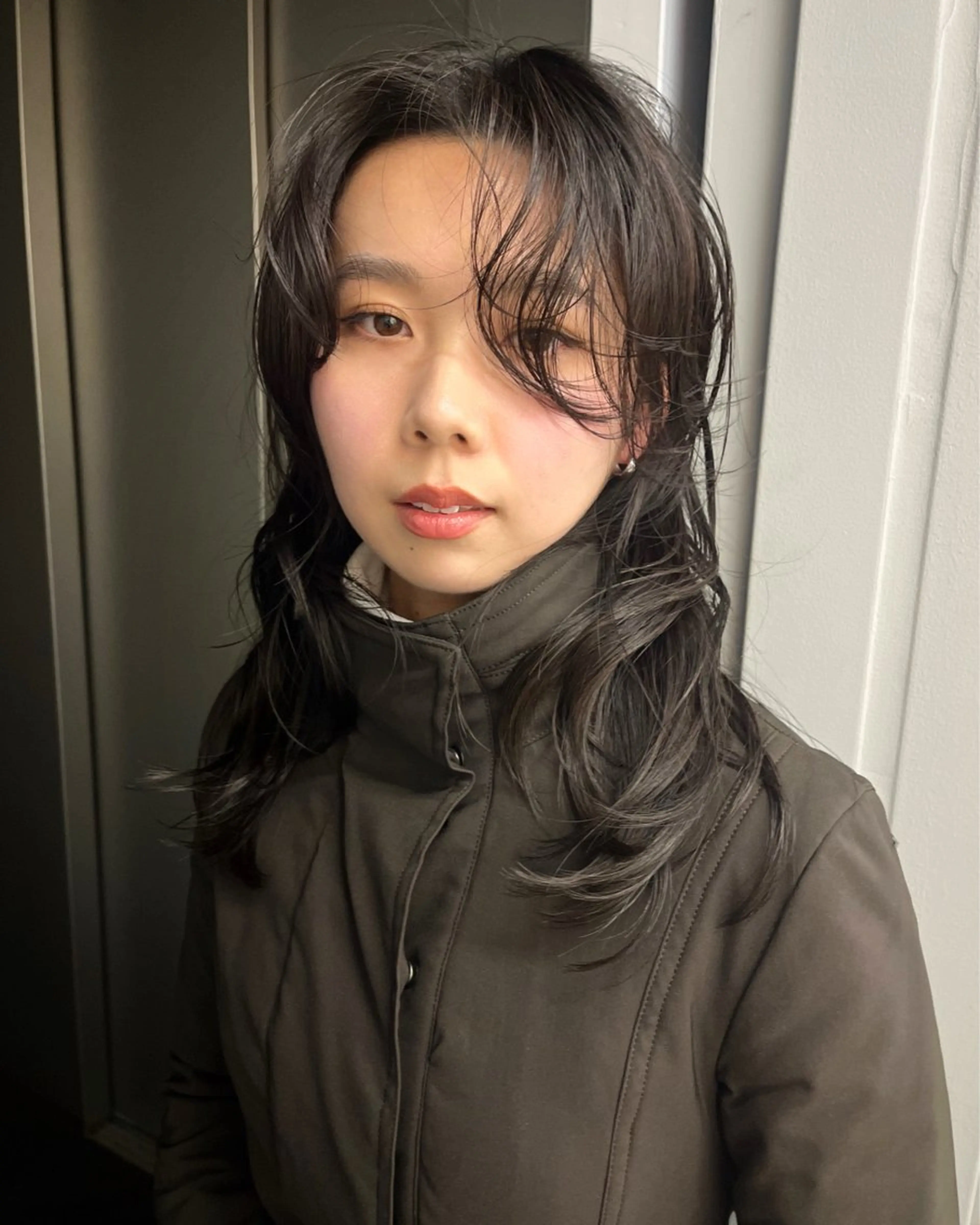 ミディアム カット ヘアカラー レイヤー/ケアパーマ /ニュアンス/モードのヘアスタイル